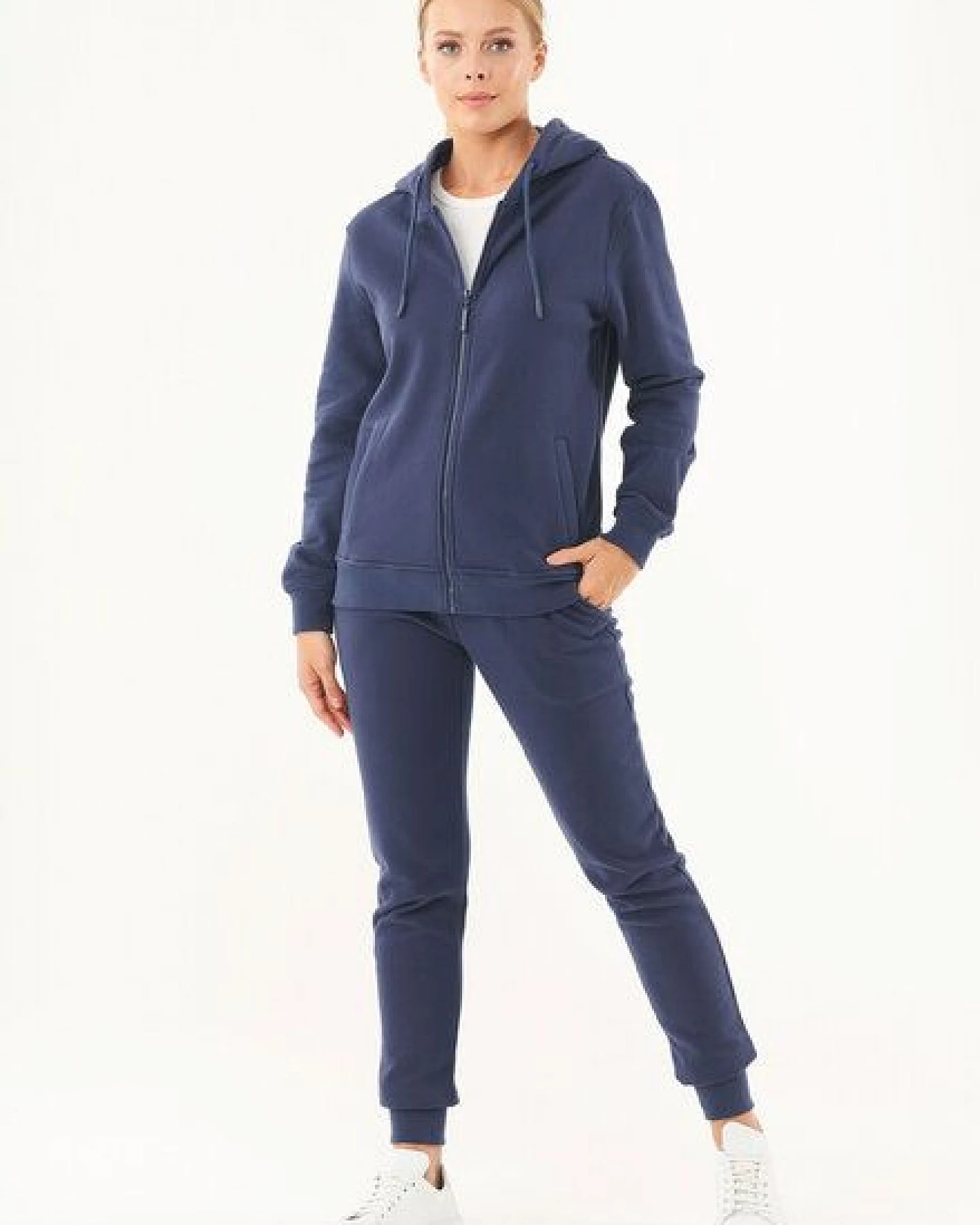 ORGANICATION Soft Touch Zip-Hoodie aus Bio-Baumwolle – Ansicht 2