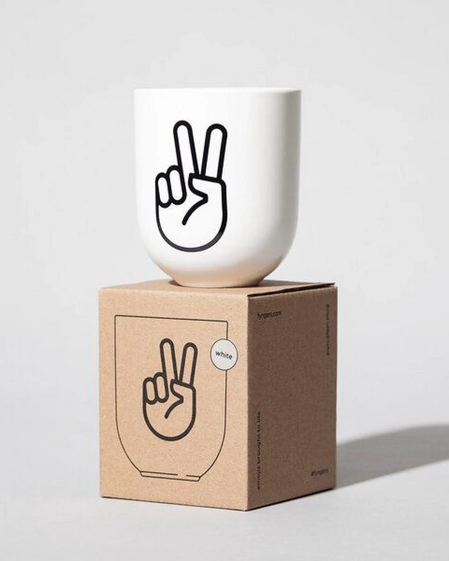 Fyngers Handgemachter Becher aus Porzellan - Modell PEACE - Füllmenge 330ml - Mattlasur – Ansicht 2