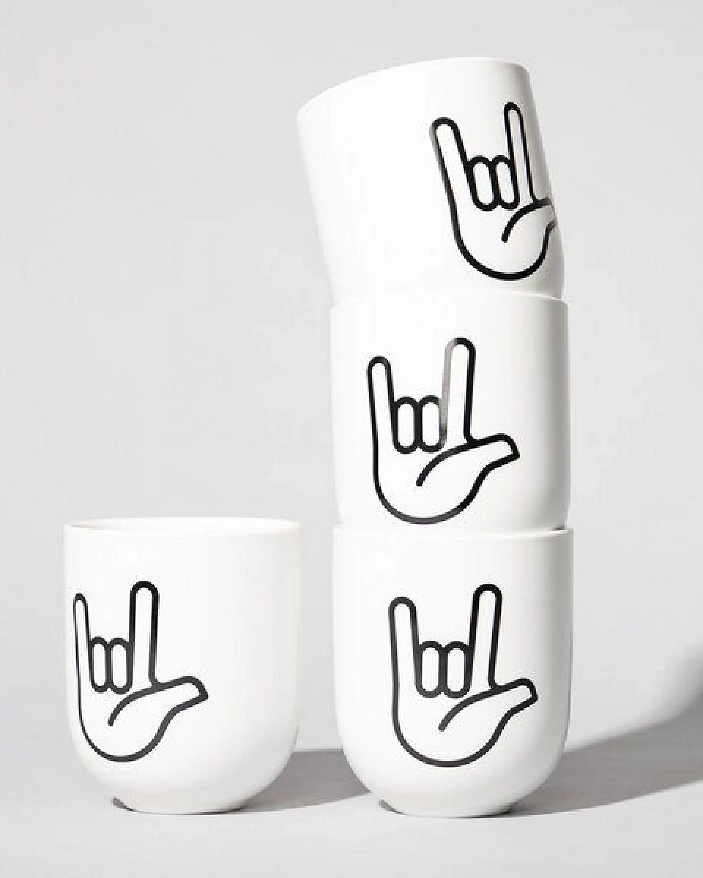 Fyngers Handgemachter Becher aus Porzellan - Modell I LOVE YOU - Füllmenge 330ml - Mattlasur – Ansicht 4