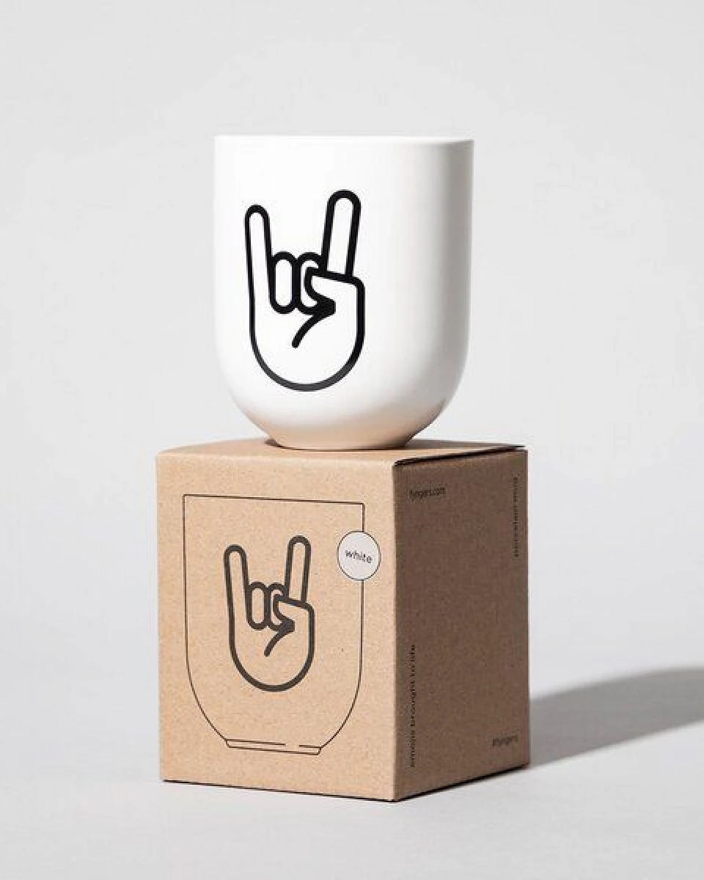 Fyngers Handgemachter Becher aus Porzellan - Modell ROCk´n´ROLL - Füllmenge 330ml - Mattlasur – Ansicht 2