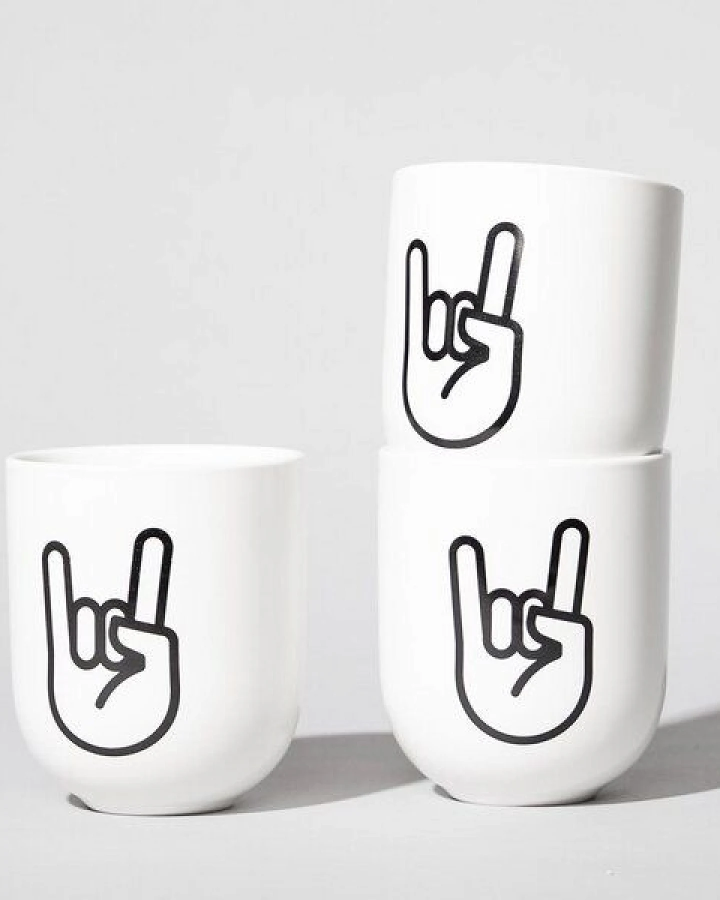 Fyngers Handgemachter Becher aus Porzellan - Modell ROCk´n´ROLL - Füllmenge 330ml - Mattlasur – Ansicht 4