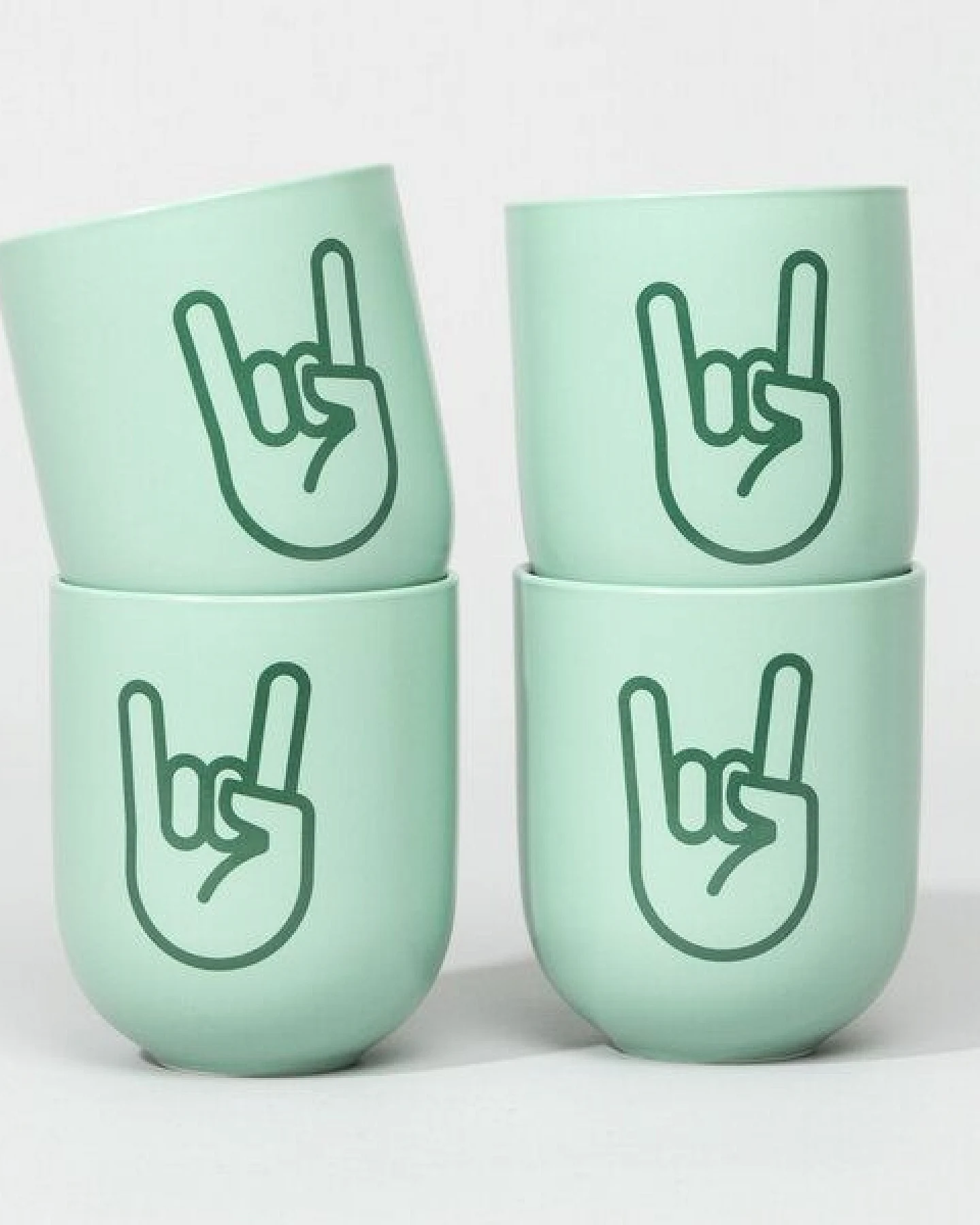Fyngers Handgemachter Becher aus Porzellan - Modell ROCk´n´ROLL - Füllmenge 330ml - Mattlasur – Ansicht 4