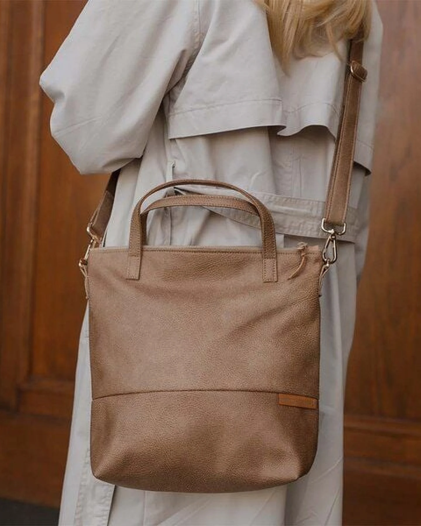 BOWLEANIES TASCHEN Mittelgroße Umhängetasche aus Lederfaserstoff – Ansicht 2