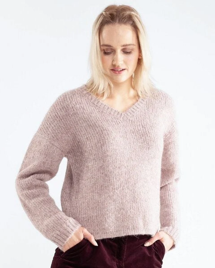 Alma & Lovis Pullover mit V-Ausschnitt aus Suri-Alpaka