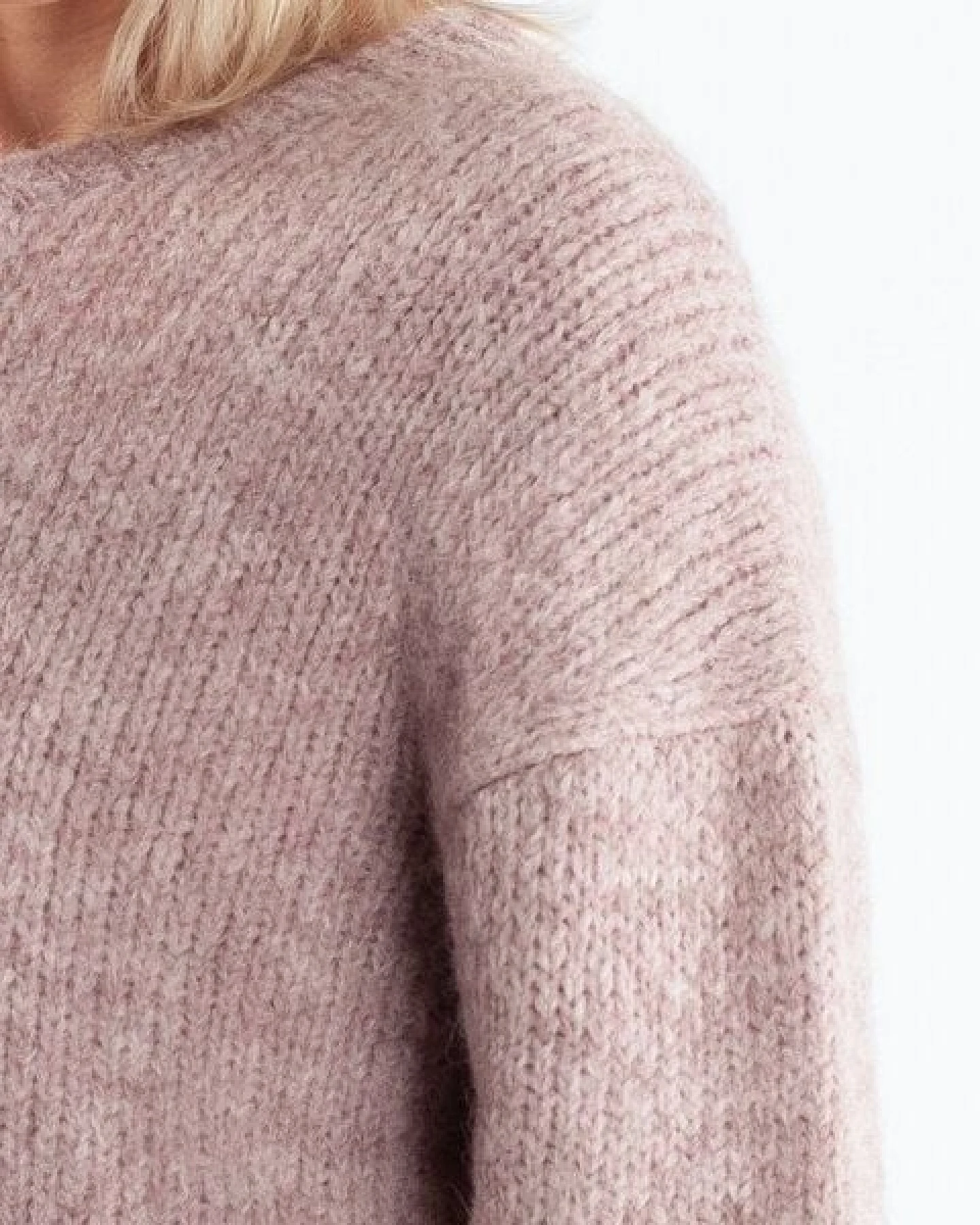 Alma & Lovis Pullover mit V-Ausschnitt aus Suri-Alpaka – Ansicht 4