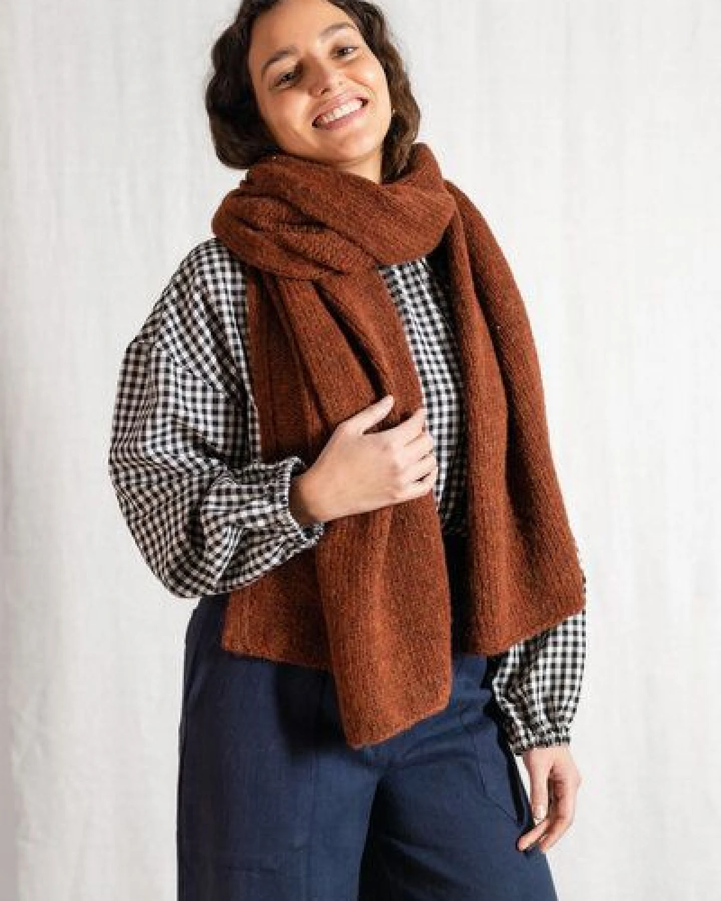 Jyoti - Fair Works Baby-Alpaka Schal Tapabocas – Ansicht 4