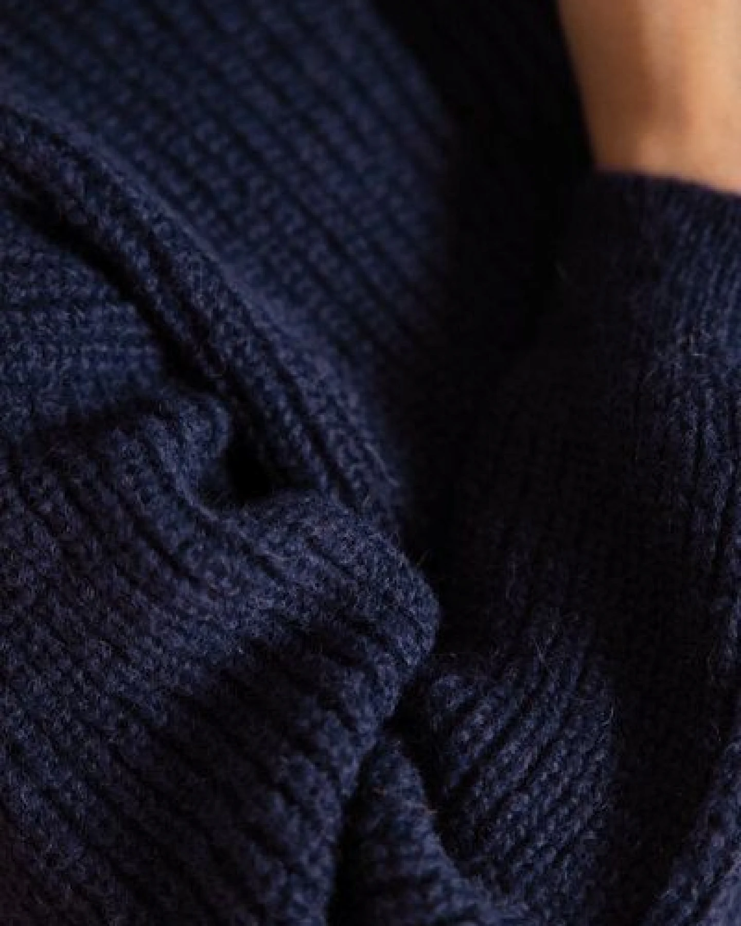 Jyoti - Fair Works Baby-Alpaka Turtleneck Strickpullover Sabeti – Ansicht 4