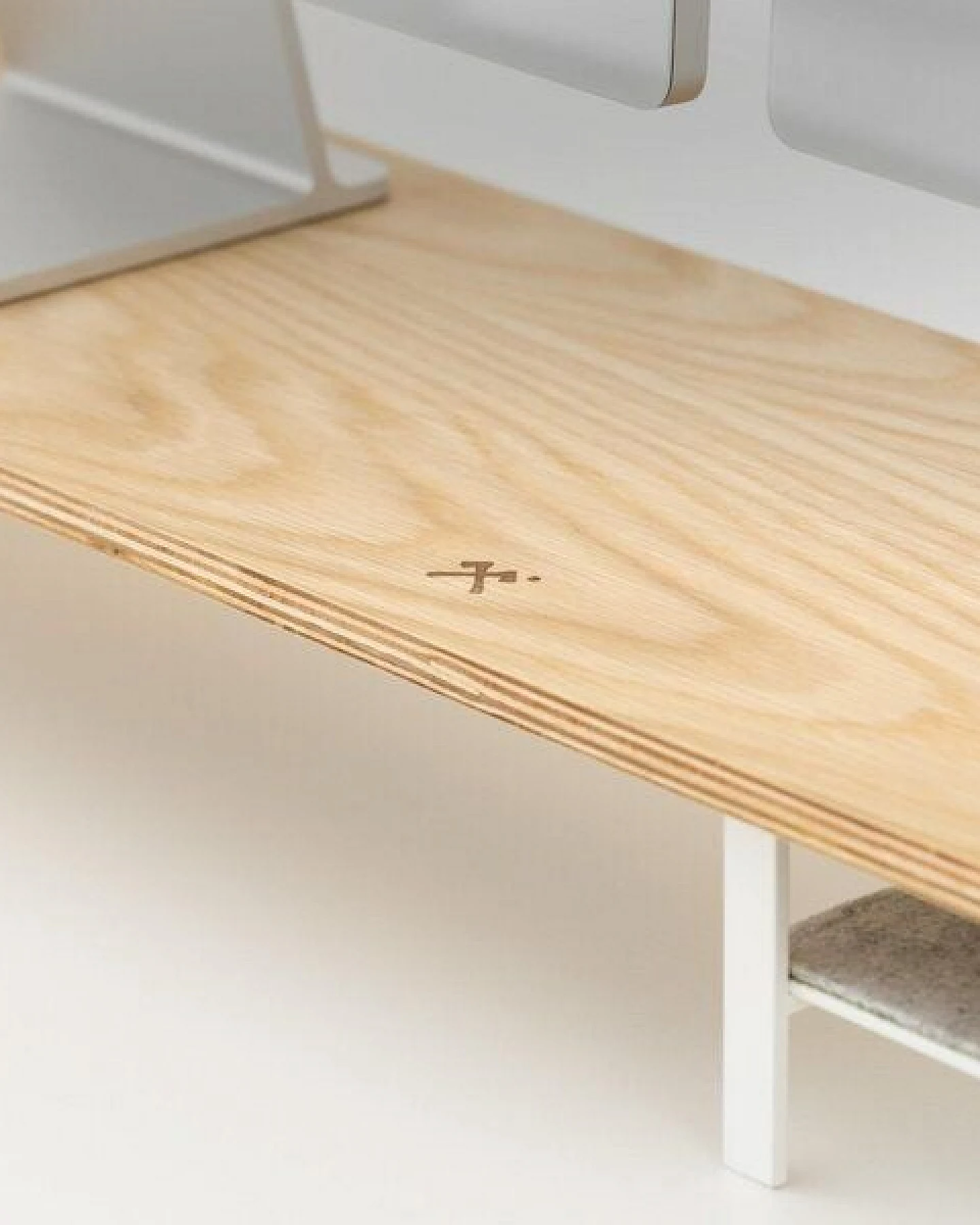 Woodcessories Monitorständer aus nachhaltigem Holz – Ansicht 4