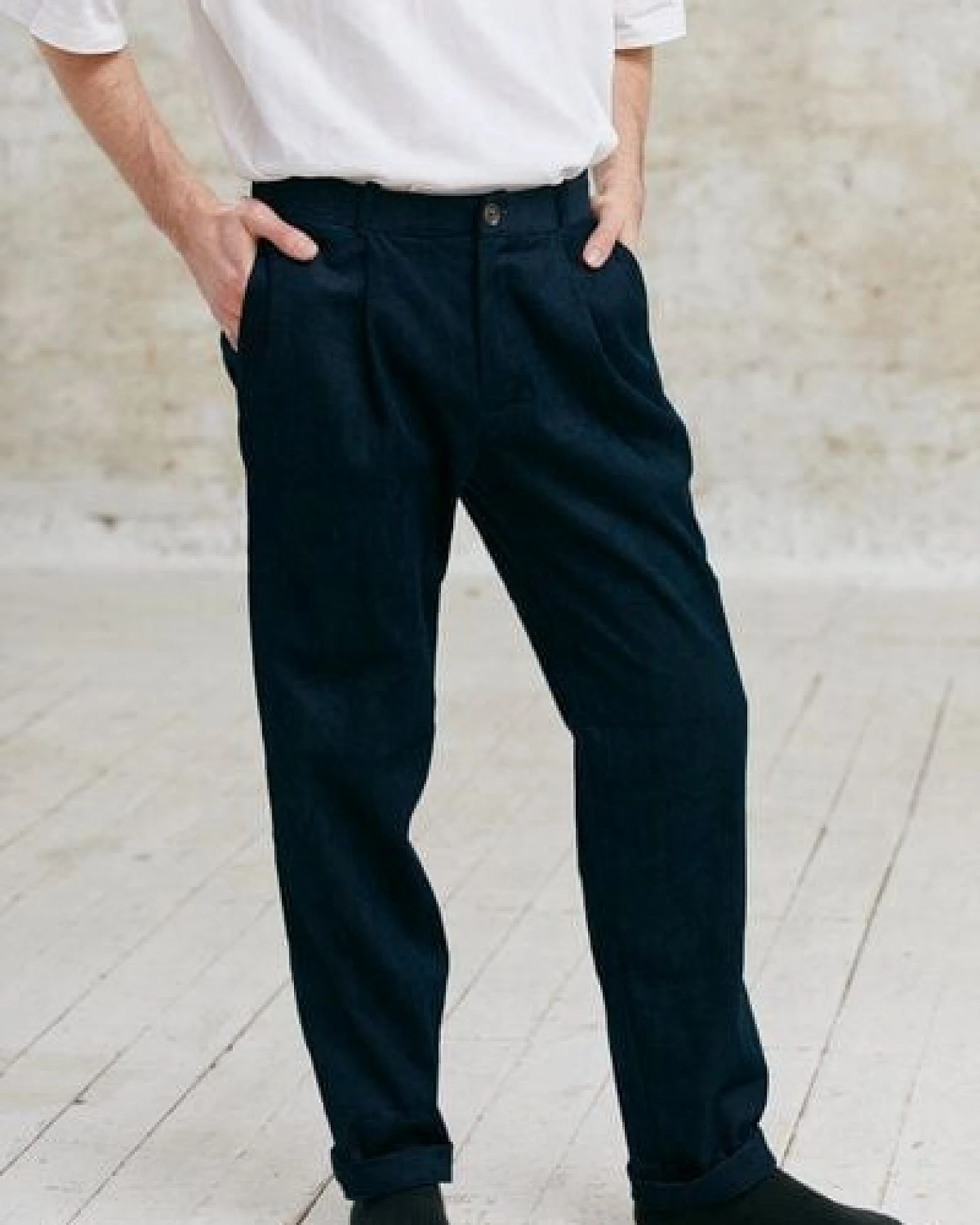 Jyoti - Fair Works Bio-Baumwollcord Hose Sameer Nachtblau – Ansicht 2