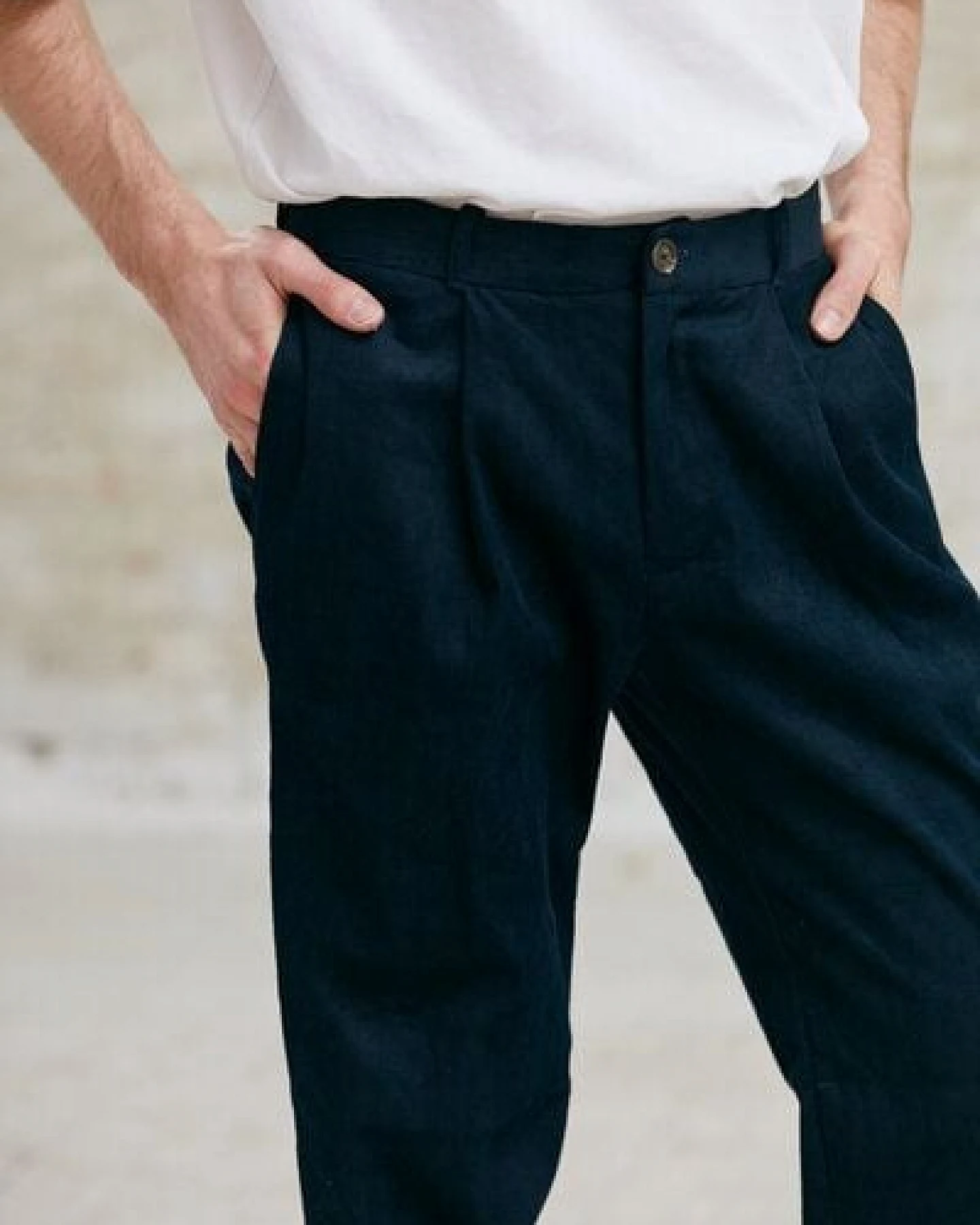 Jyoti - Fair Works Bio-Baumwollcord Hose Sameer Nachtblau – Ansicht 3