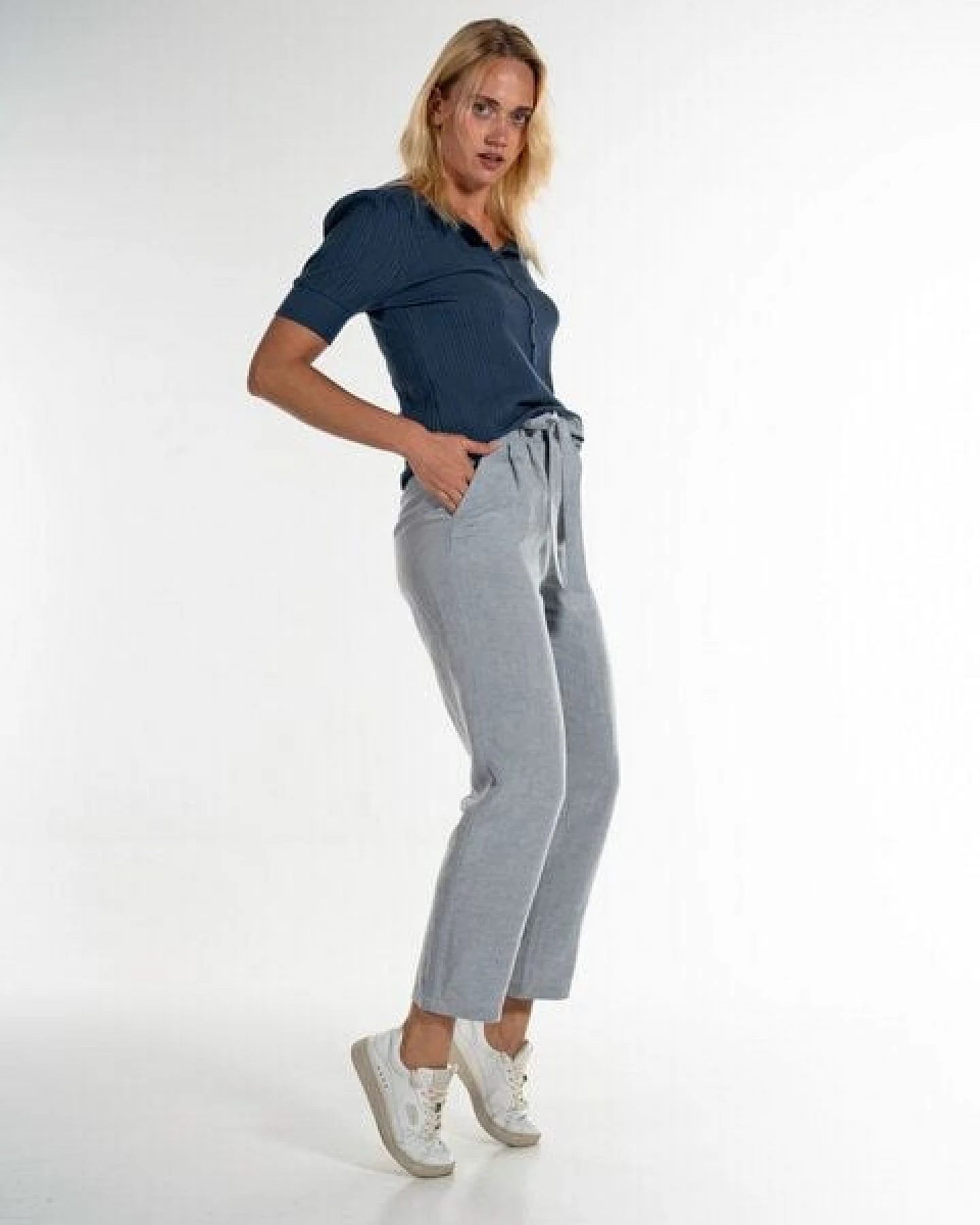 Alma & Lovis Blusenshirt aus feinem Rippen-Jersey – Ansicht 4
