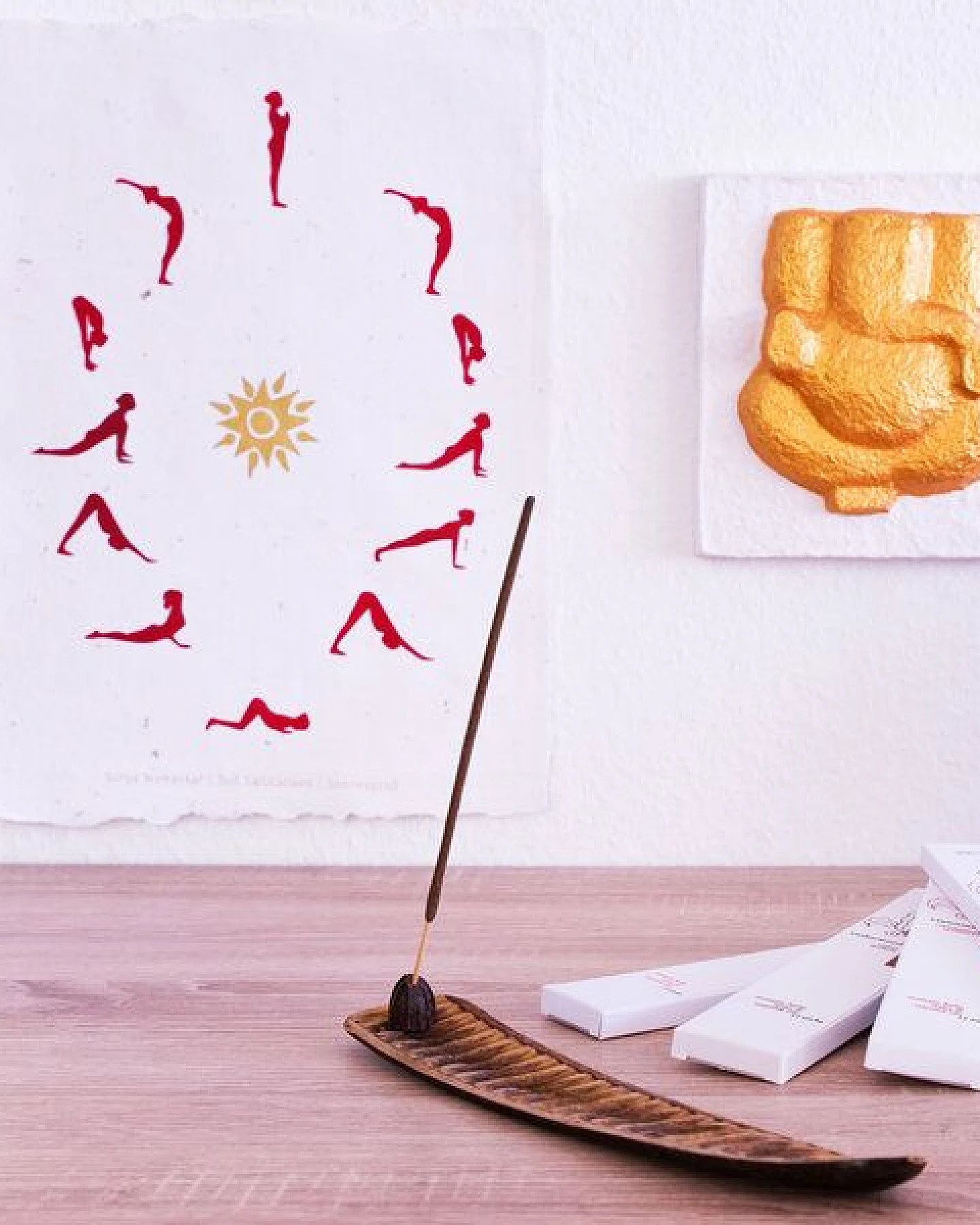 Sundara Yoga-Poster "Sonnengruß" aus handgeschöpftem Papier – Ansicht 2