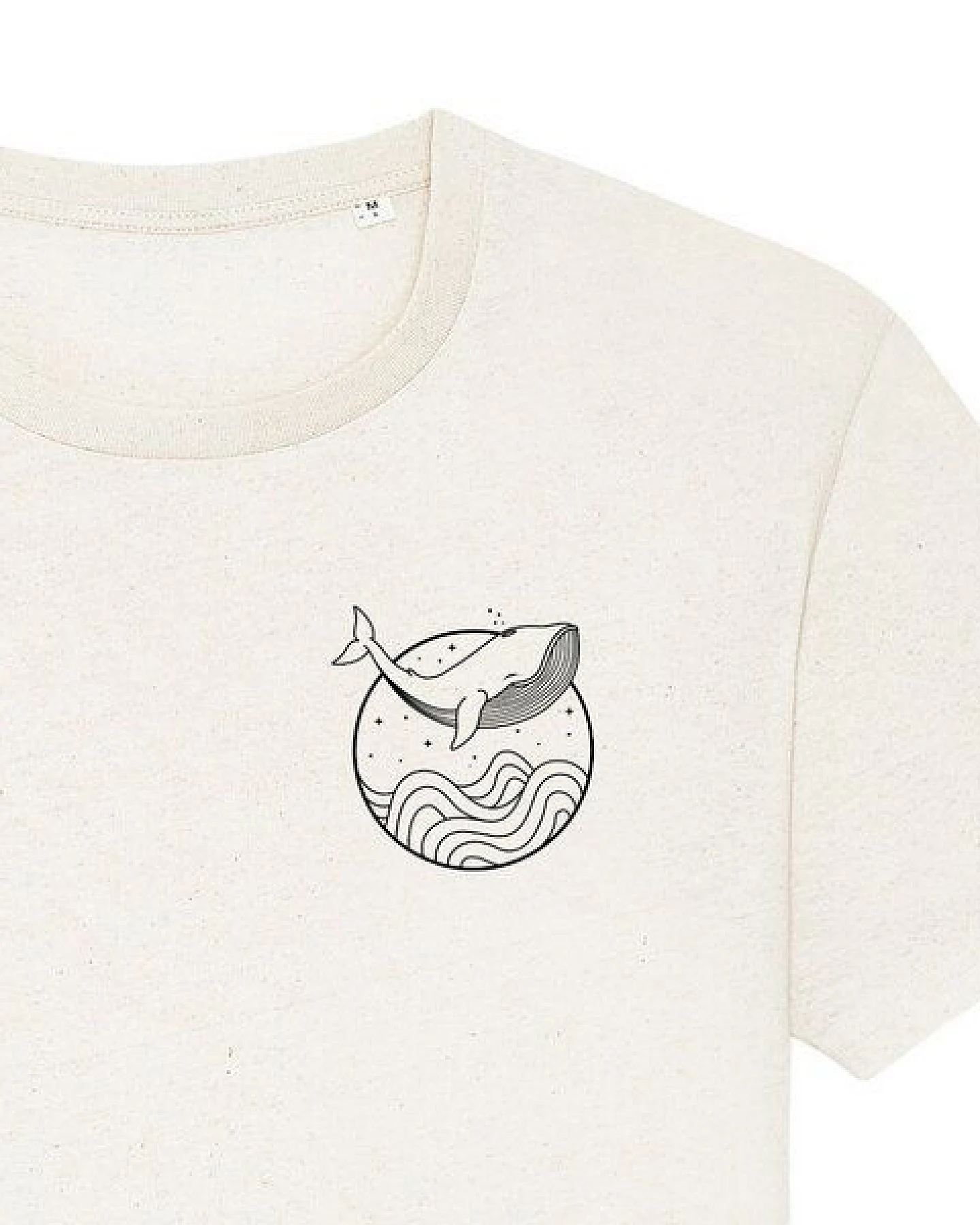 vis wear Wal zwischen Ozean und Wellen - Unisex T-Shirt - Recycled Bio Baumwolle – Ansicht 2