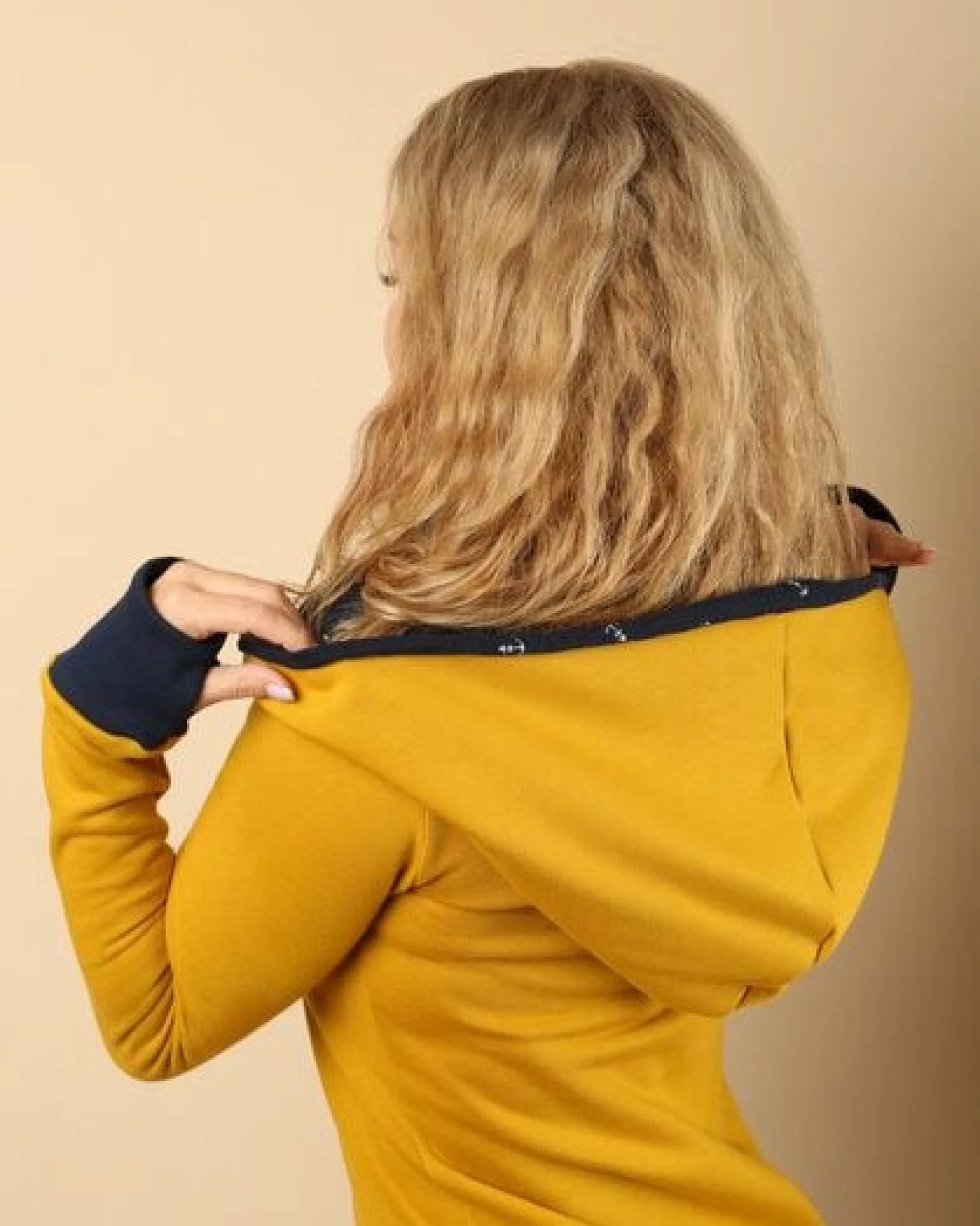 Die rote Zora Hoodiekleid Nord & Ostsee – Ansicht 3