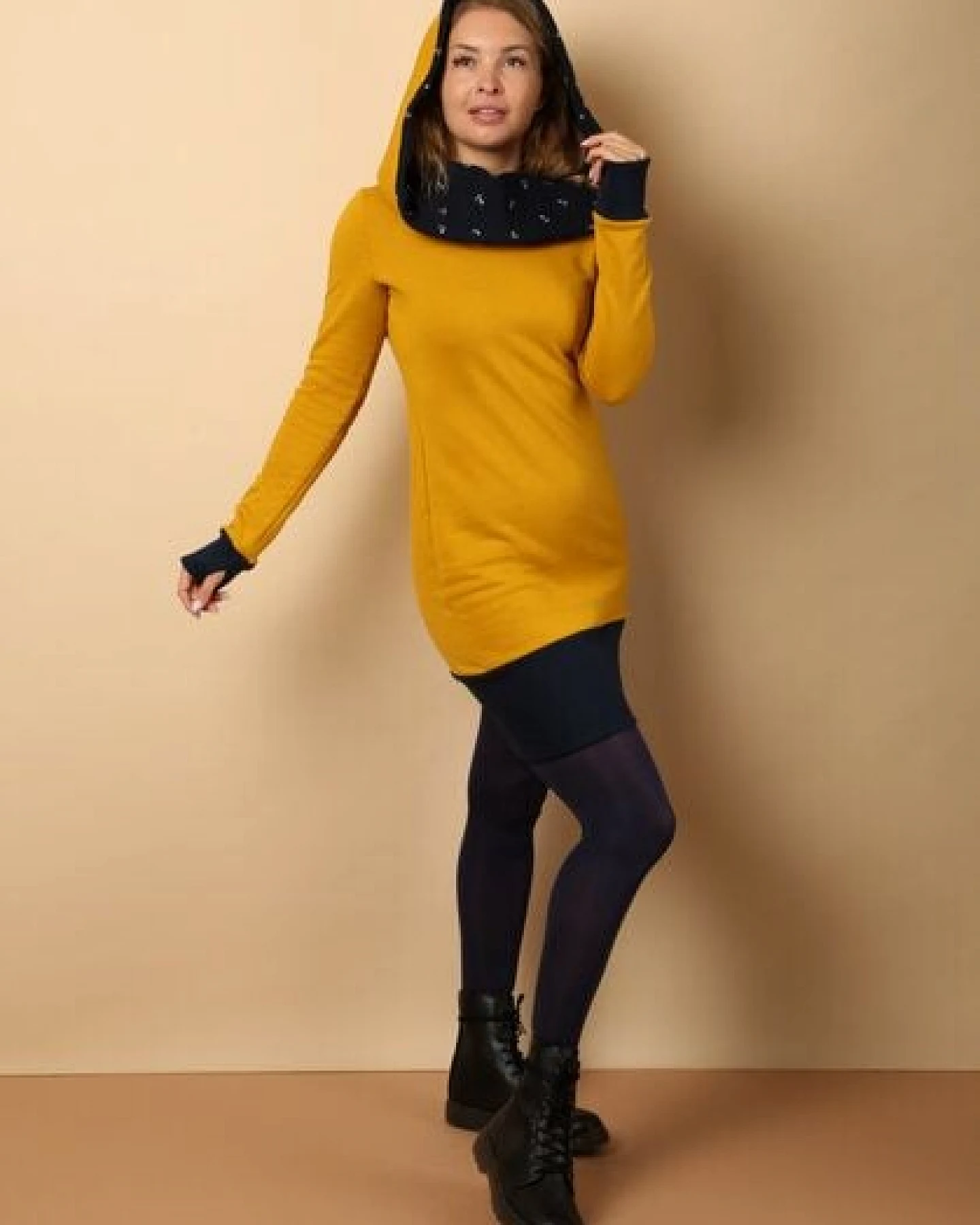 Die rote Zora Hoodiekleid Nord & Ostsee – Ansicht 3