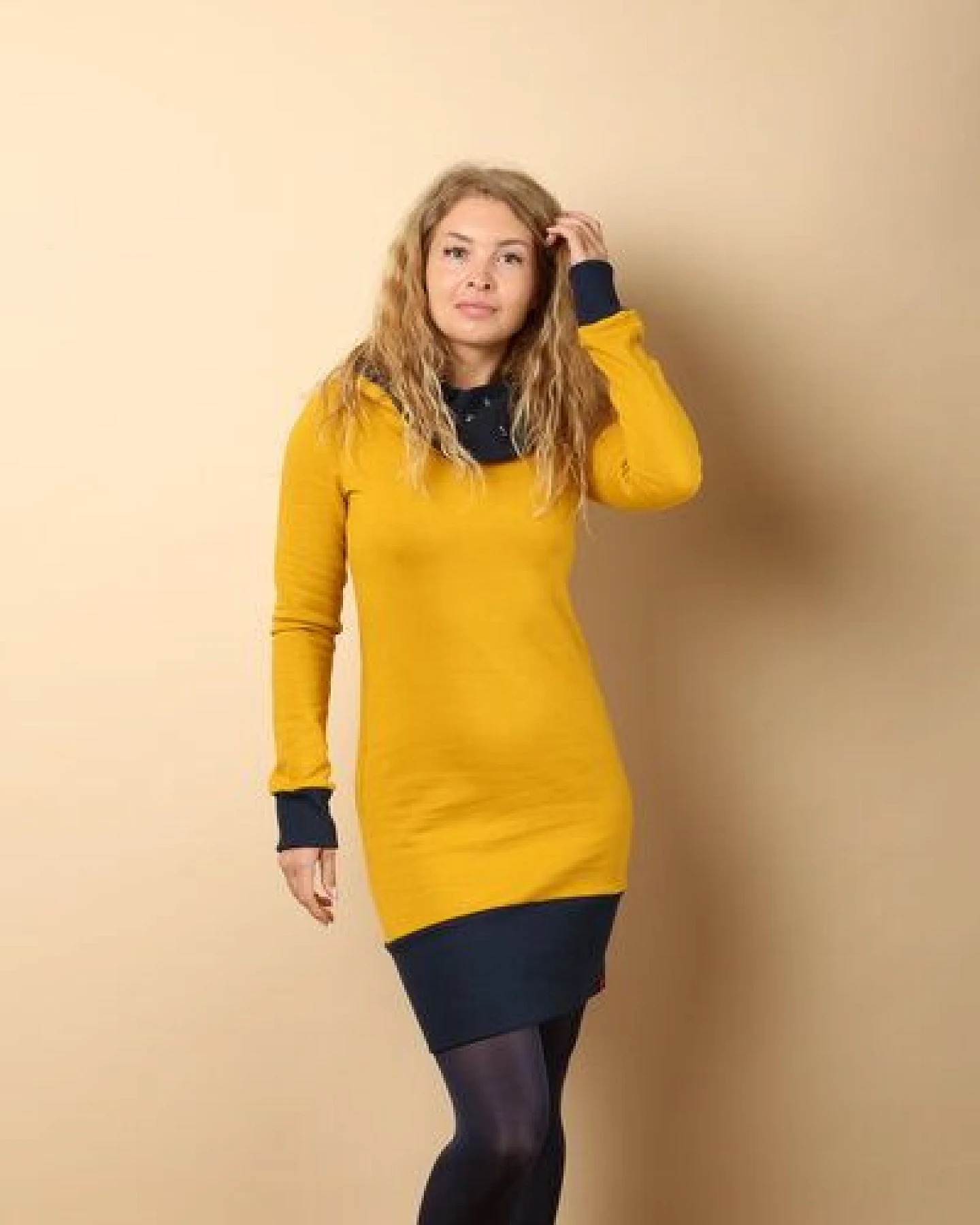 Die rote Zora Hoodiekleid Nord & Ostsee – Ansicht 3
