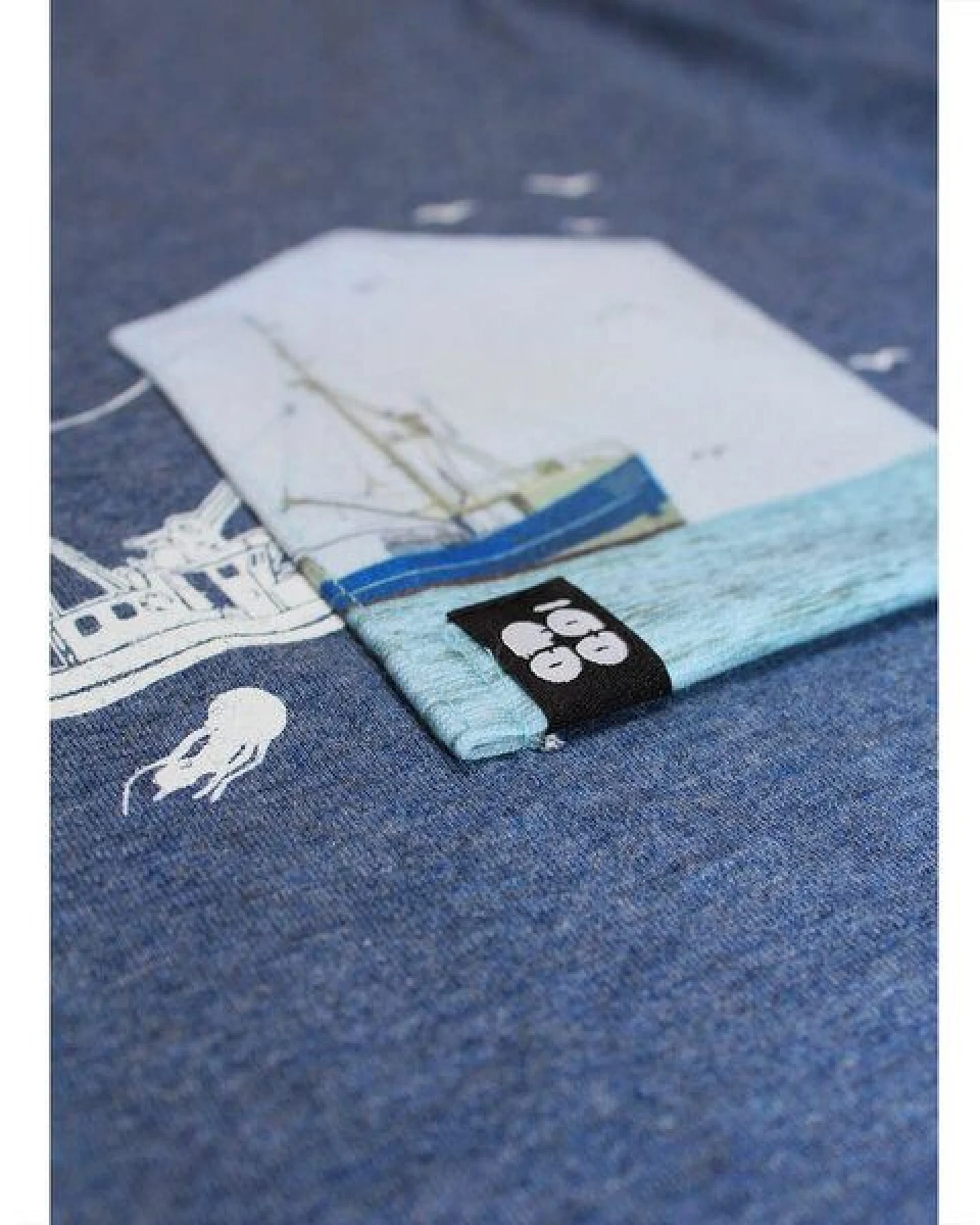 FÄDD Herren T-Shirt Rundhals aus Bio-Baumwolle "Fischernteboot" – Ansicht 4