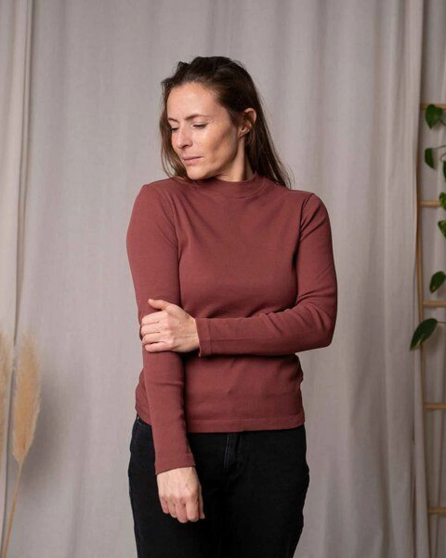 Vresh Clothing Viyola - Turtle Neck Longsleeve aus Biobaumwolle – Ansicht 2