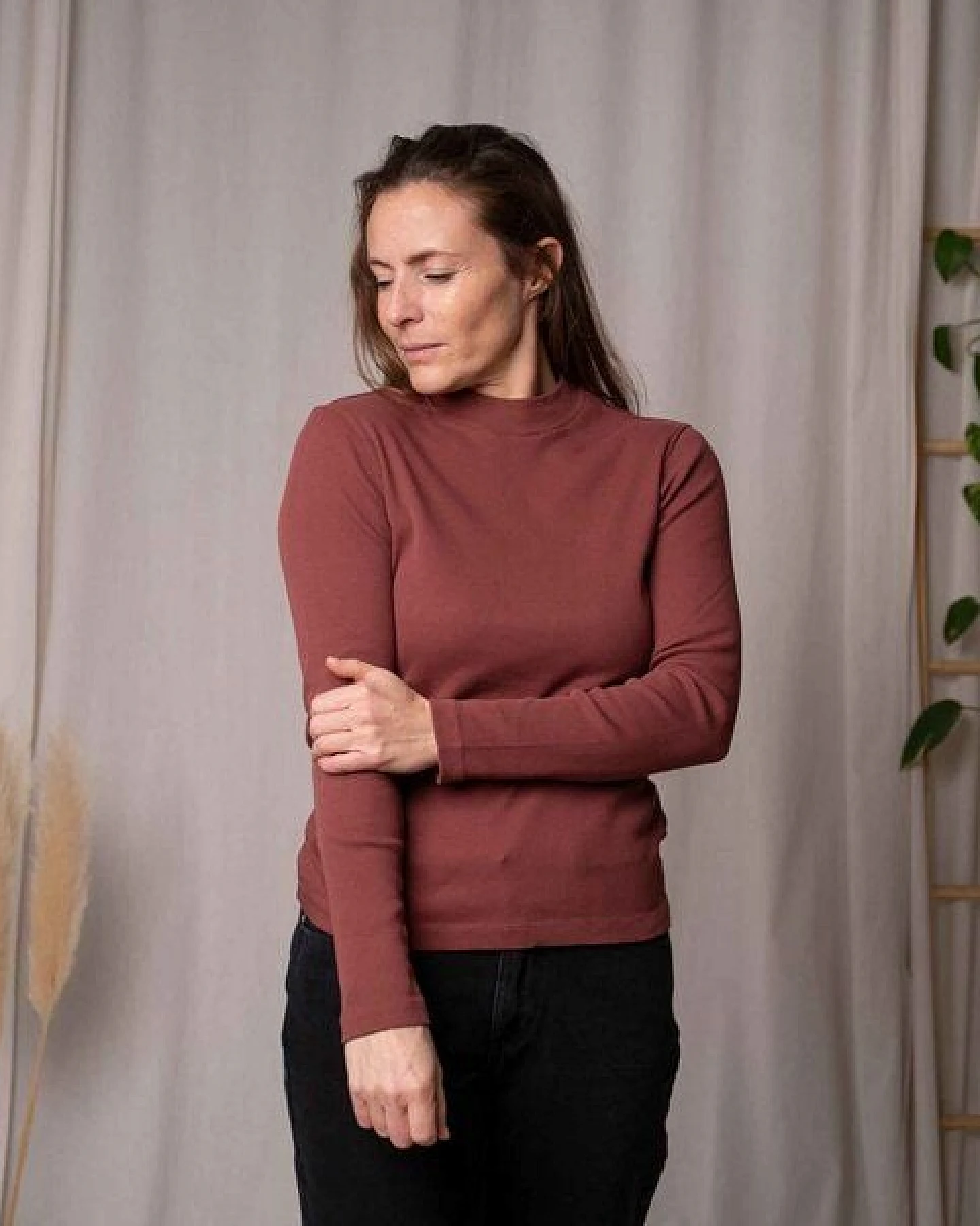 Vresh Clothing Viyola - Turtle Neck Longsleeve aus Biobaumwolle – Ansicht 2