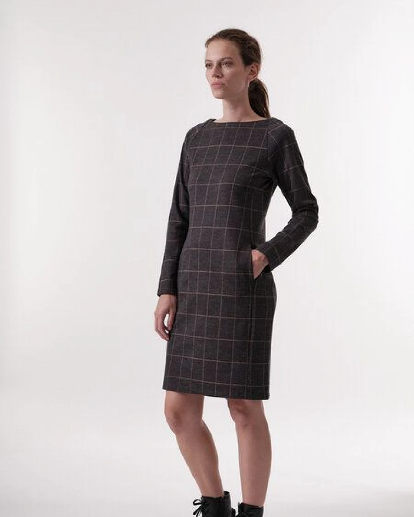 LANIUS Karo-Kleid aus Bio-Baumwolle, reiner Schurwolle und recyceltem Polyester – Ansicht 2