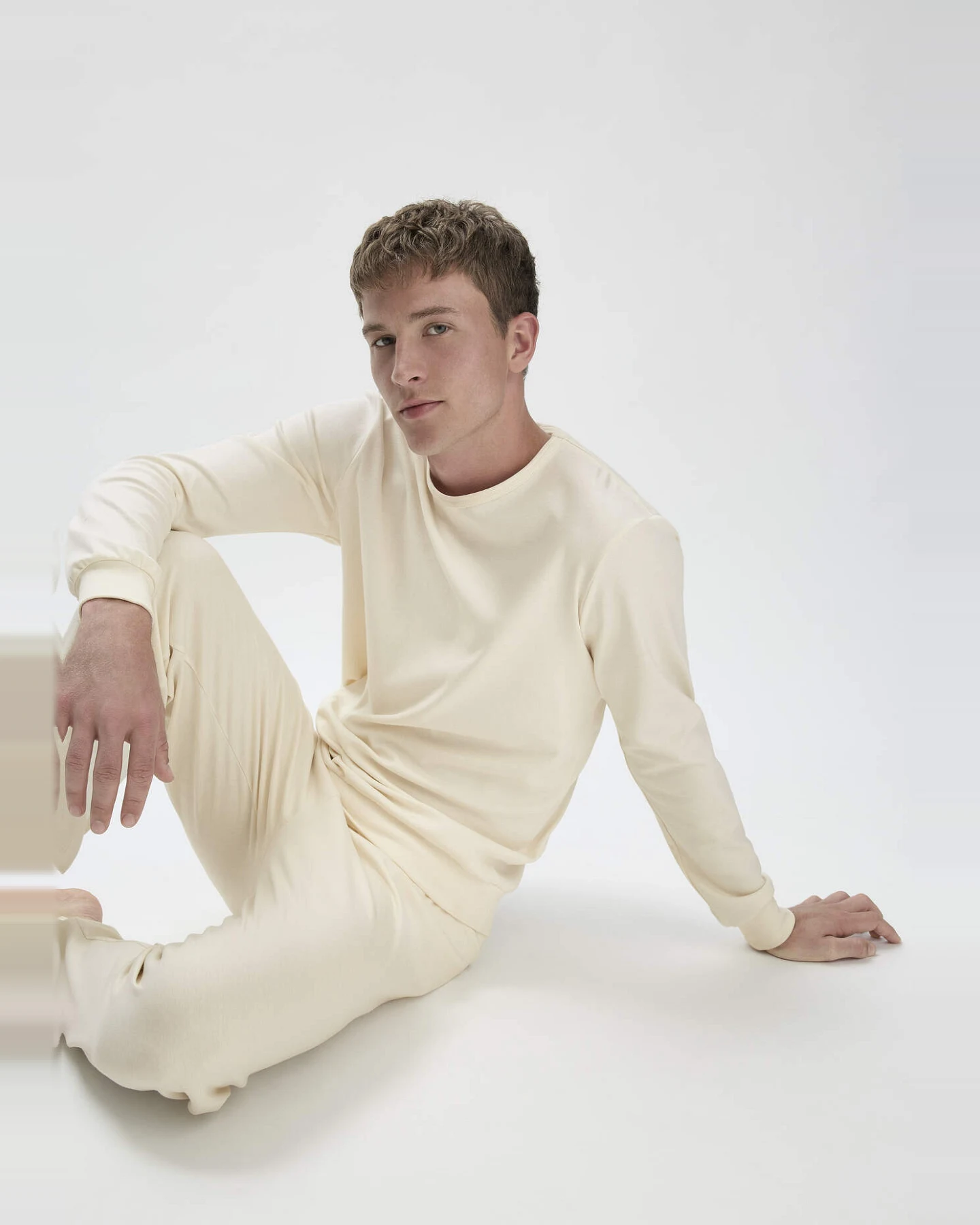 hessnatur Herren Pyjama PURE NATURE aus Bio-Baumwolle - natur - Größe 46 – Ansicht 2