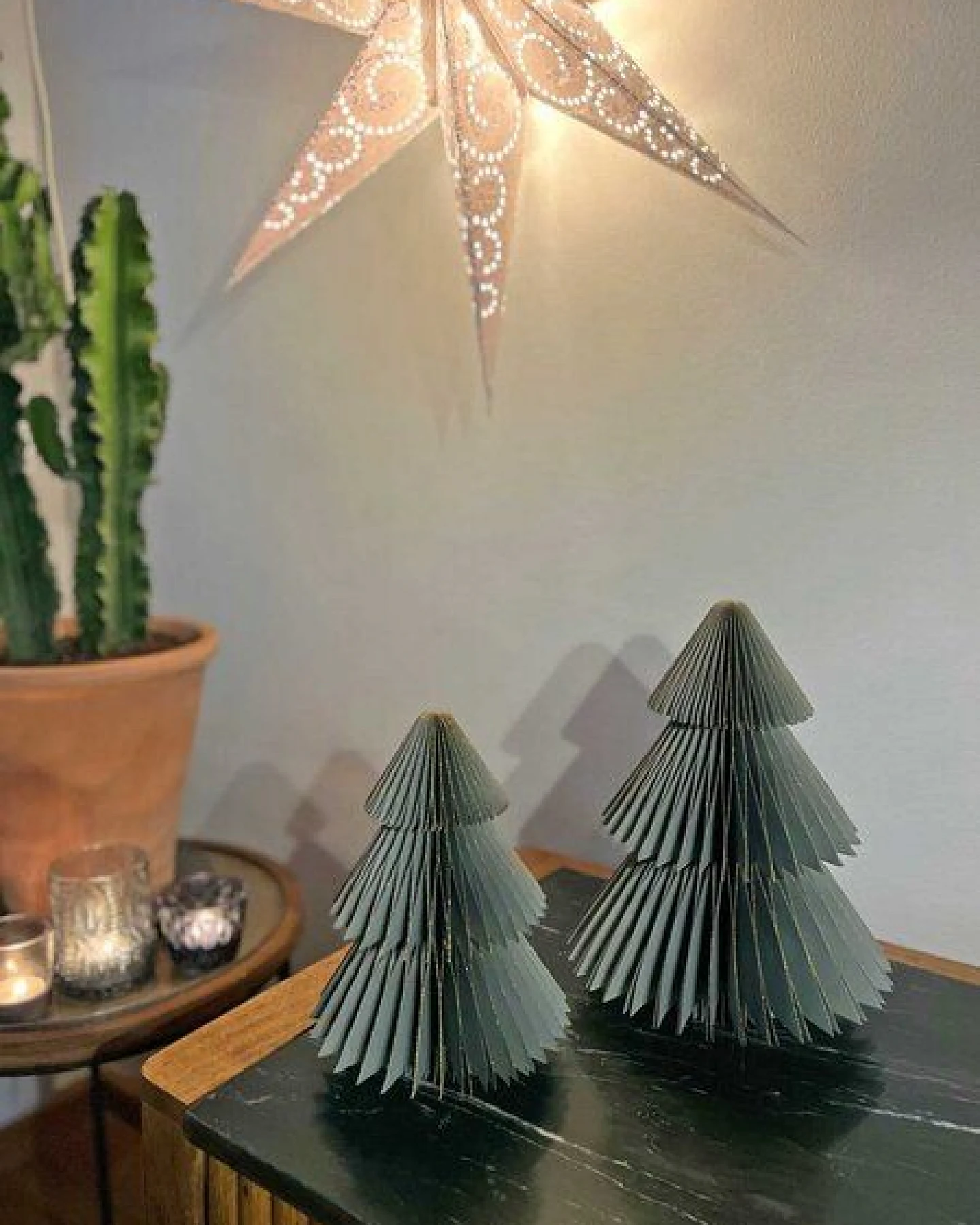 MoreThanHip Dekorative Papier-Weihnachtsbäume (2er-Set) - Picea – Ansicht 2