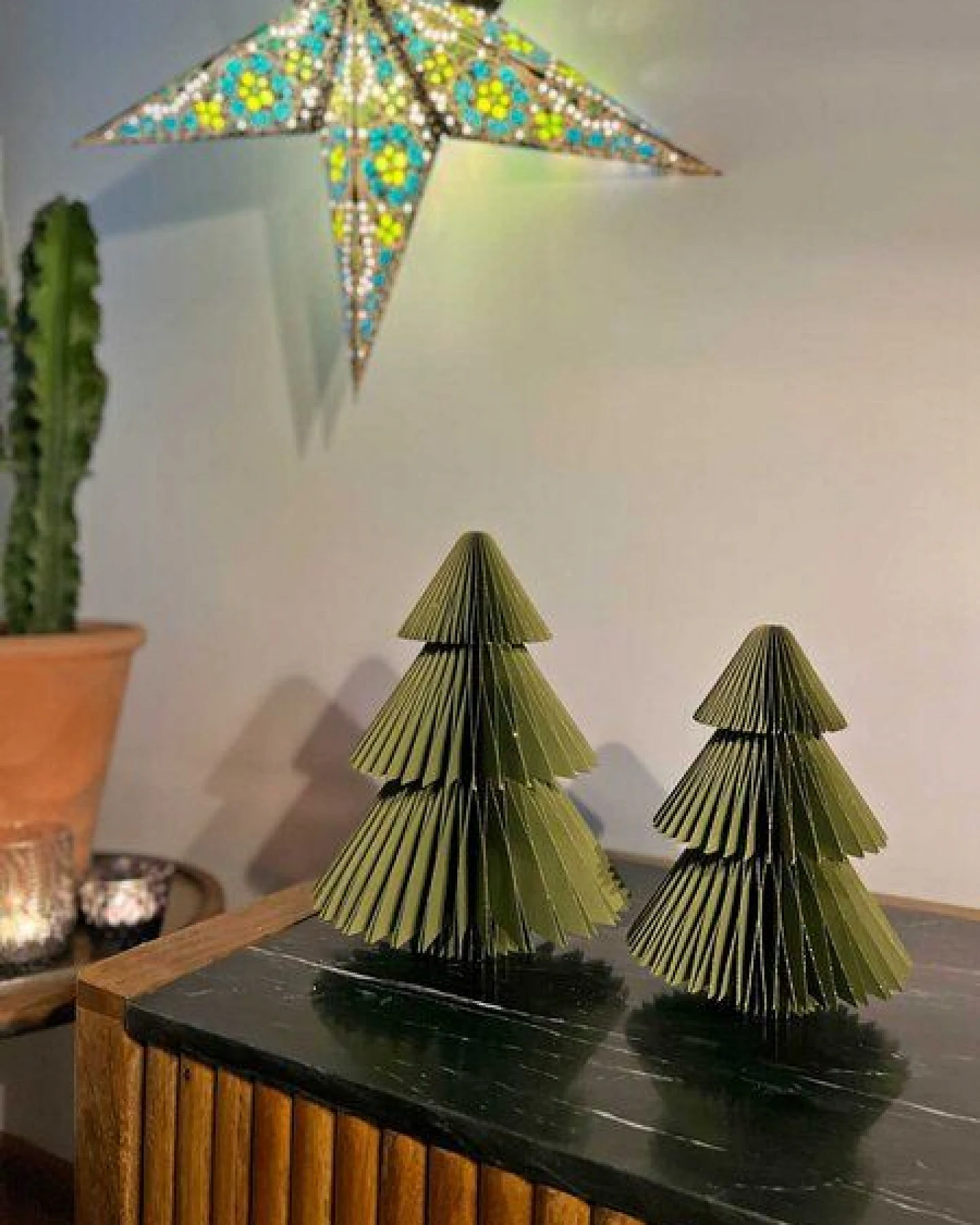 MoreThanHip Dekorative Papier-Weihnachtsbäume (2er-Set) - Picea – Ansicht 2