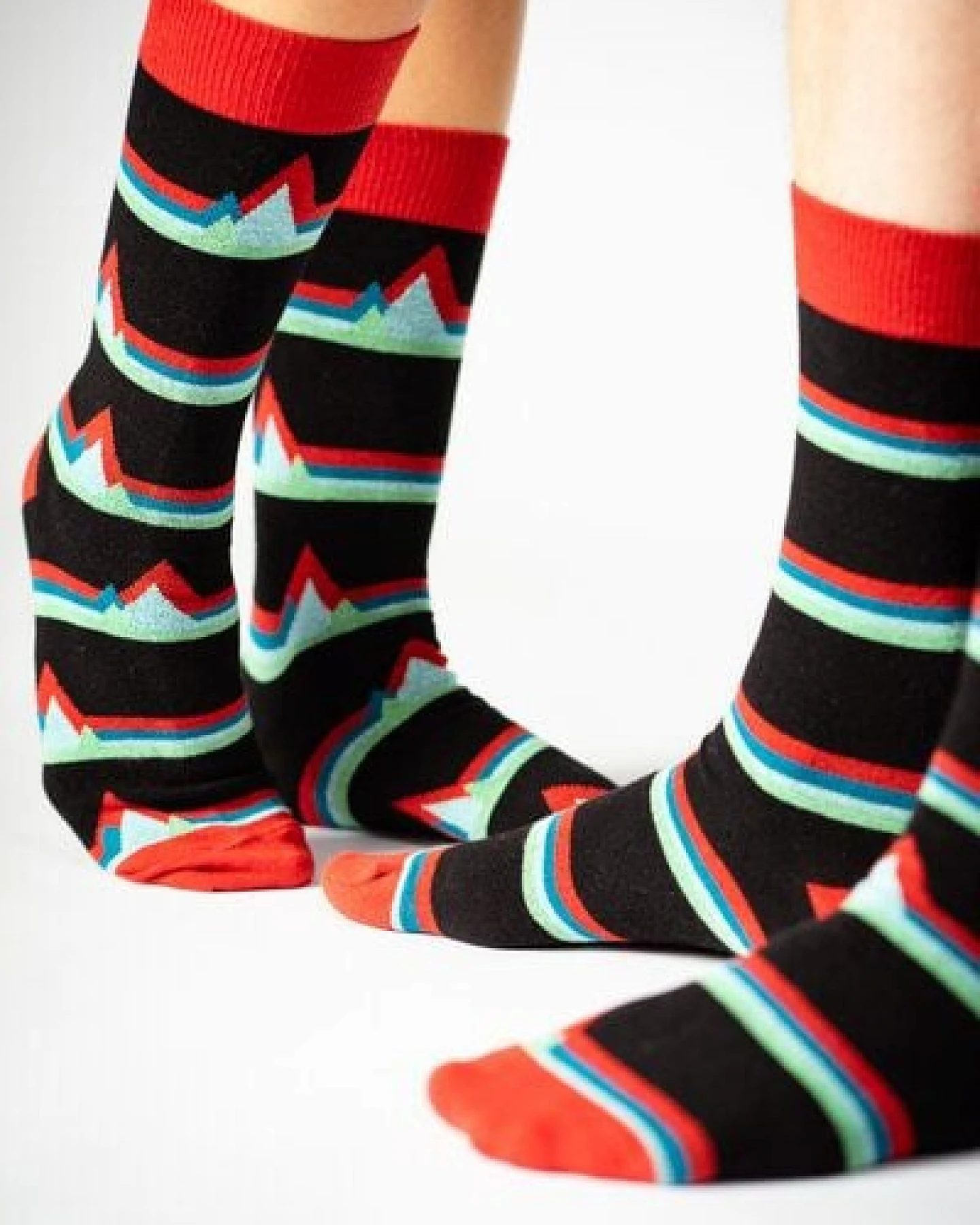 GREENBOMB Abstract Mountain - Stylische Socken aus einem Bio-Baumwoll Mix / Fair & Vegan – Ansicht 3