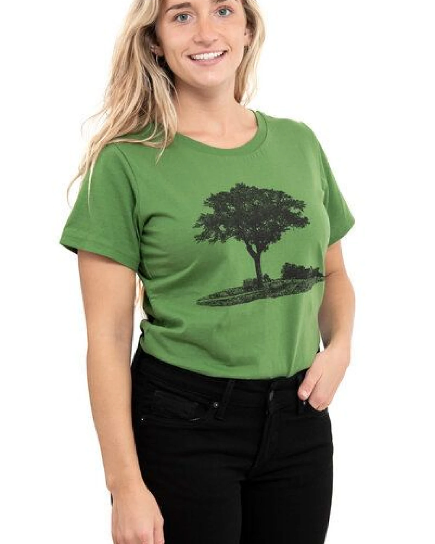 Hirschkind Frauenshirt "Baum im Oderbruch" grasgrün - Made in Kenia & handbedruckt in Berlin – Ansicht 2