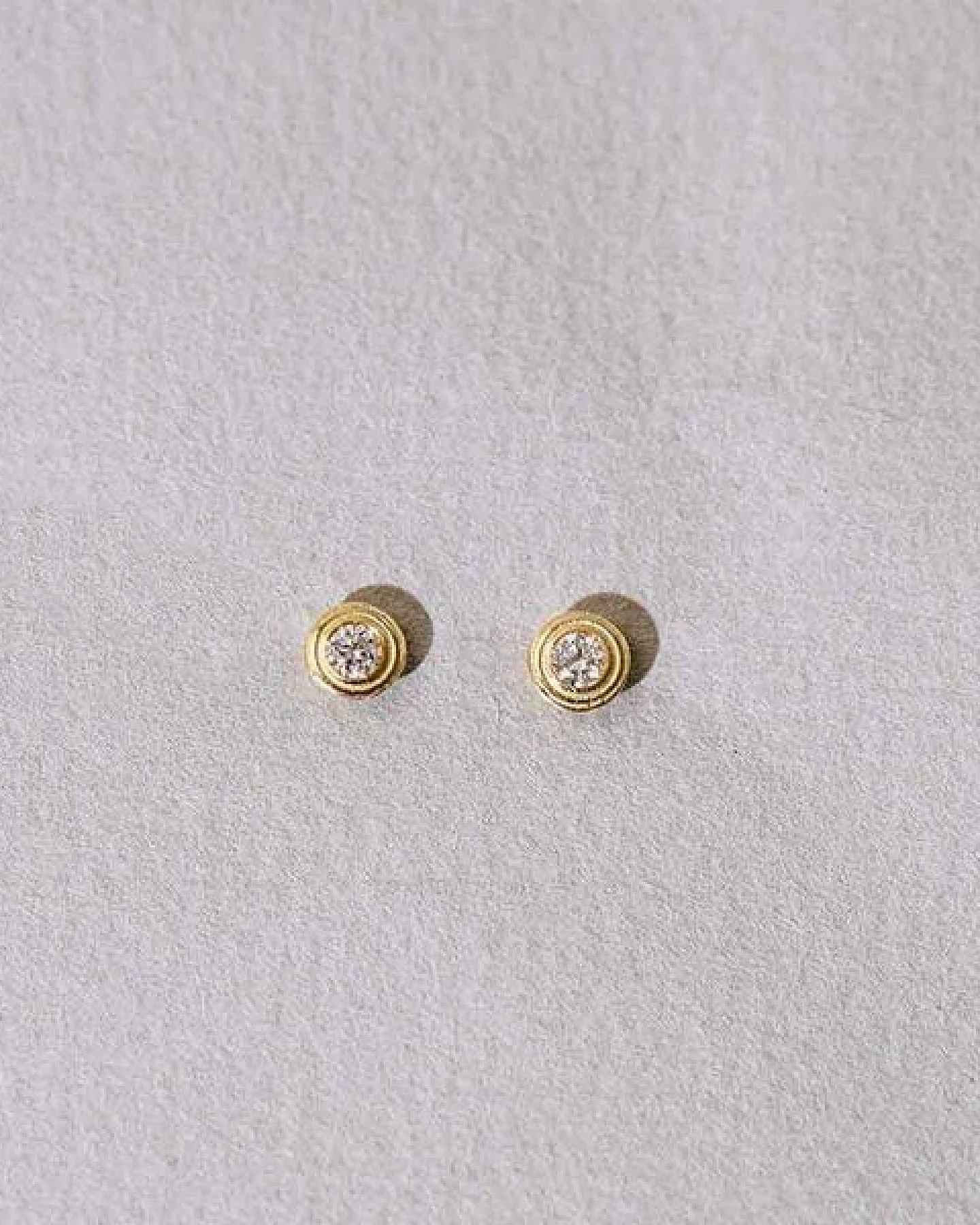 Maren Jewellery Drops of Memories Ohrring 18 Karat Gold & im Labor Diamanten – Ansicht 3