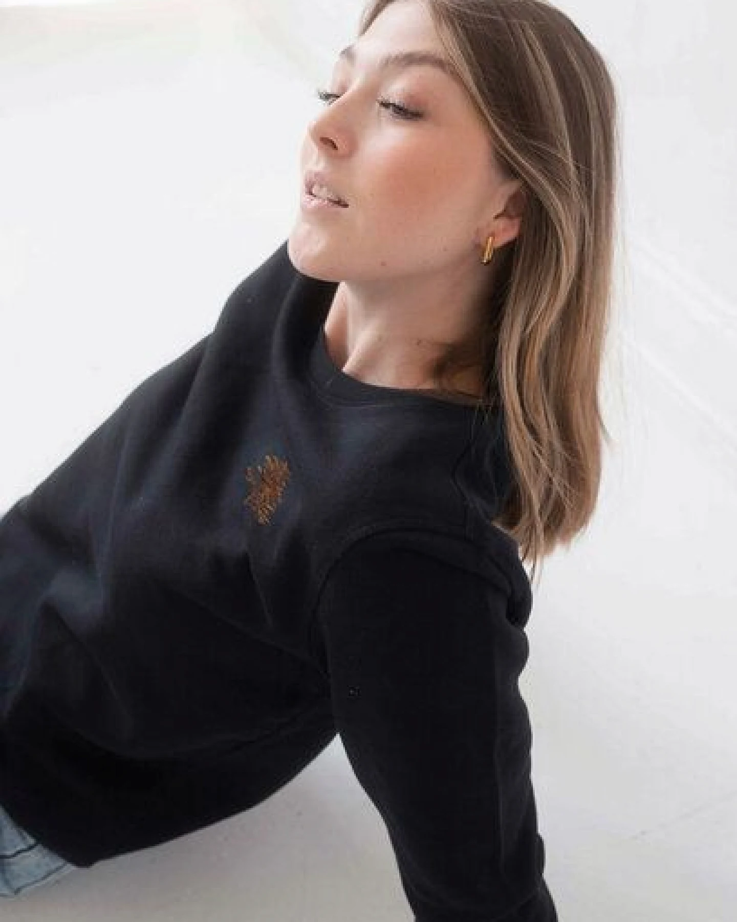 Kultgut Vegan - Leichtes Sweatshirt innen flauschig/ Tree in echter Woodoptik – Ansicht 4