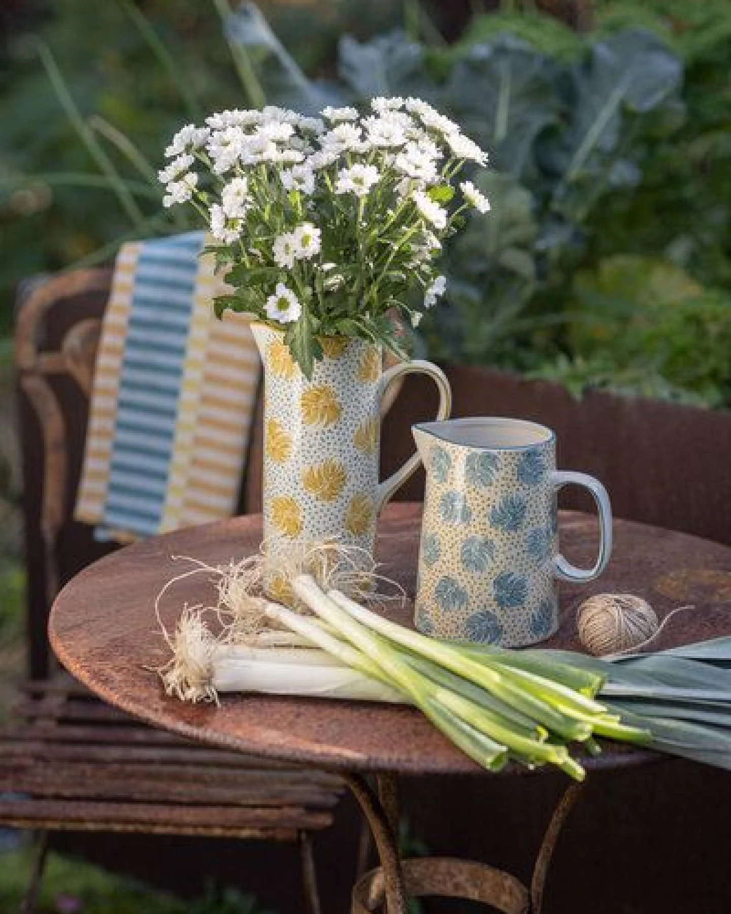 TRANQUILLO Krug BOHO CHIC aus Steinzeug gelb oder blau – Ansicht 4