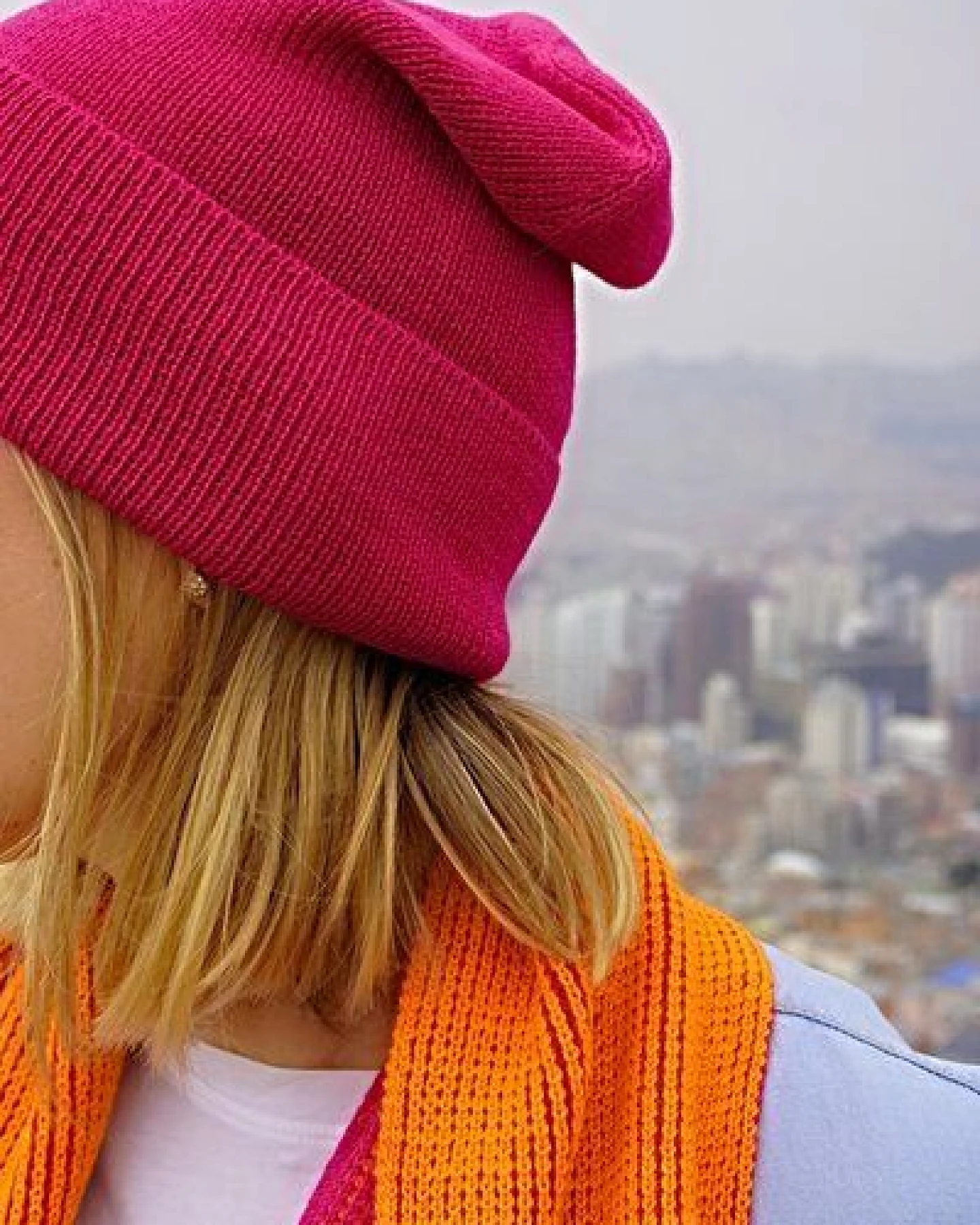 TINKU -Celebrating Bolivian Heritage 100% Baby Alpaka Beanie Mütze (ILLIMANI) aus Bolivien (Handgestrickt) – Ansicht 2