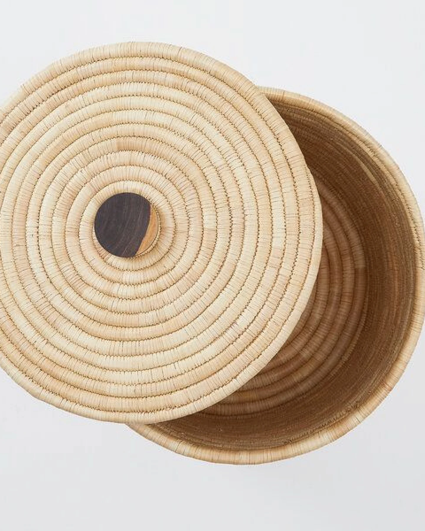 By Native Wäschekorb mit Deckel aus Palmfaser, handgeflochten – Ansicht 4