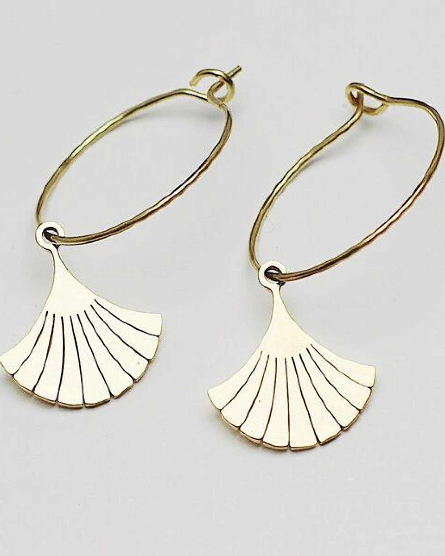 Creolen in 20mm / 25mm mit Ginkgo Blatt Anhänger ca. 16x14mm (Ø1.4mm) von Elektropulli – Ansicht 2