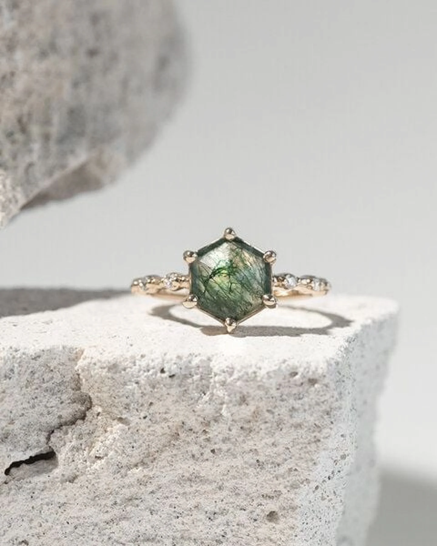 Eppi Einzigartiger Ring mit einem Moosachat Sally – Ansicht 2