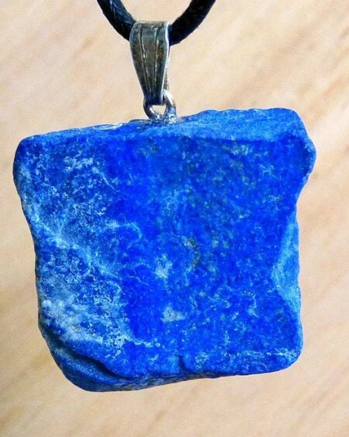 OneWorldMinerals Lapislazuli Anhänger, mit Silberöse, roh belassene Einzelstücke