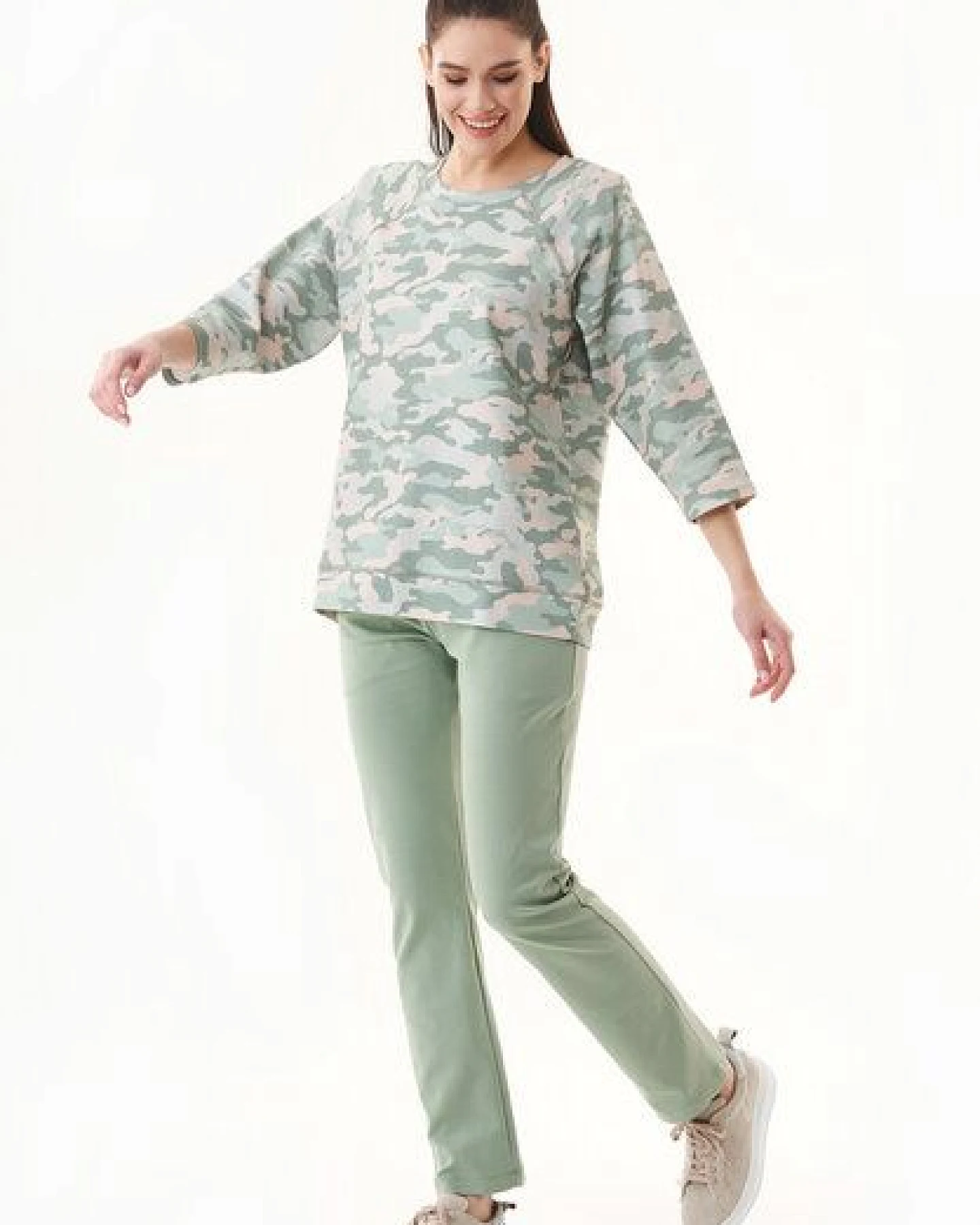 ORGANICATION Sweatshirt aus Bio-Baumwolle mit Camouflage-Muster – Ansicht 2
