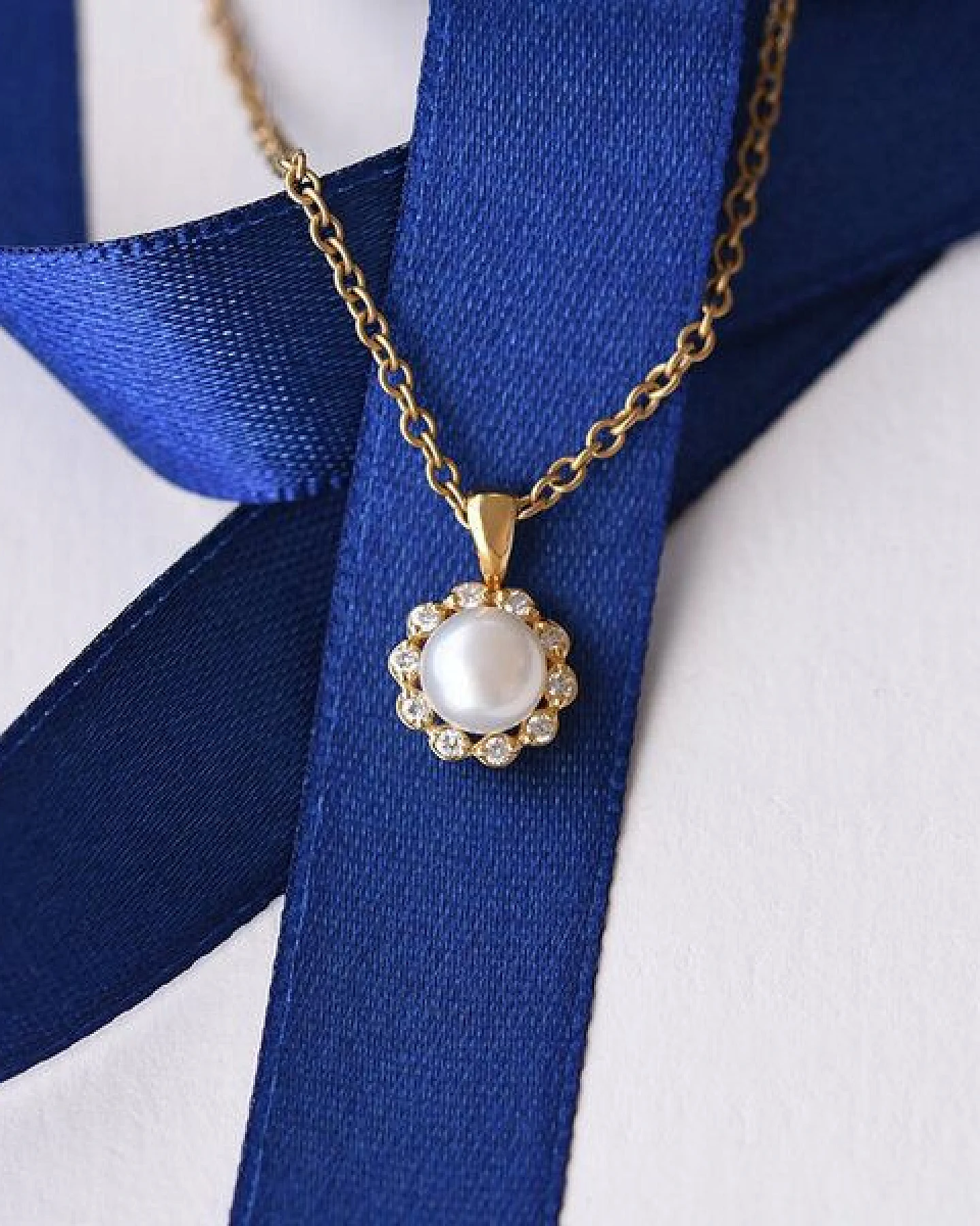 Eppi Goldene Halo-Halskette mit Perle und Diamanten Maviga – Ansicht 2