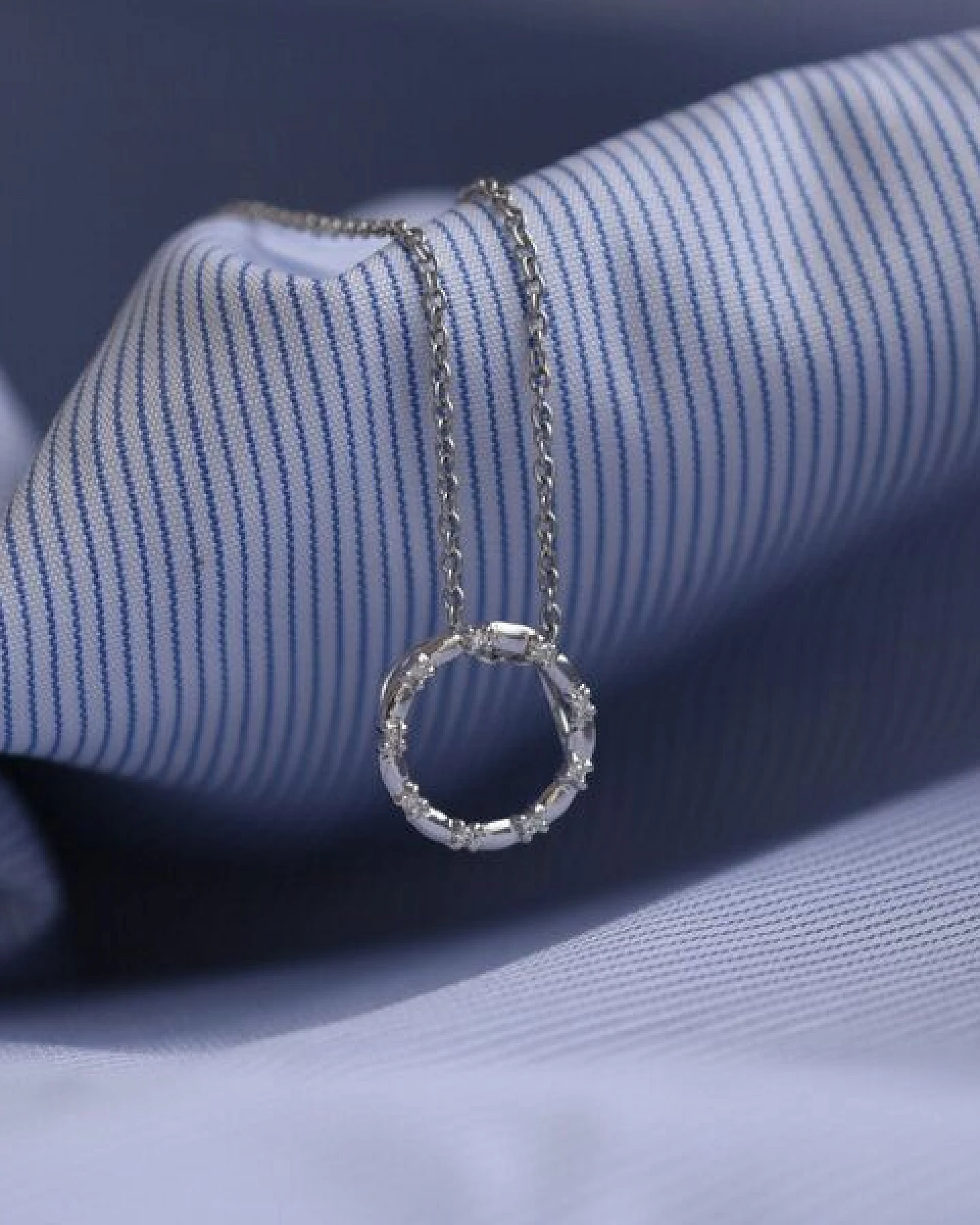 Eppi Goldener Karma-Anhänger mit Diamanten Heidi – Ansicht 2