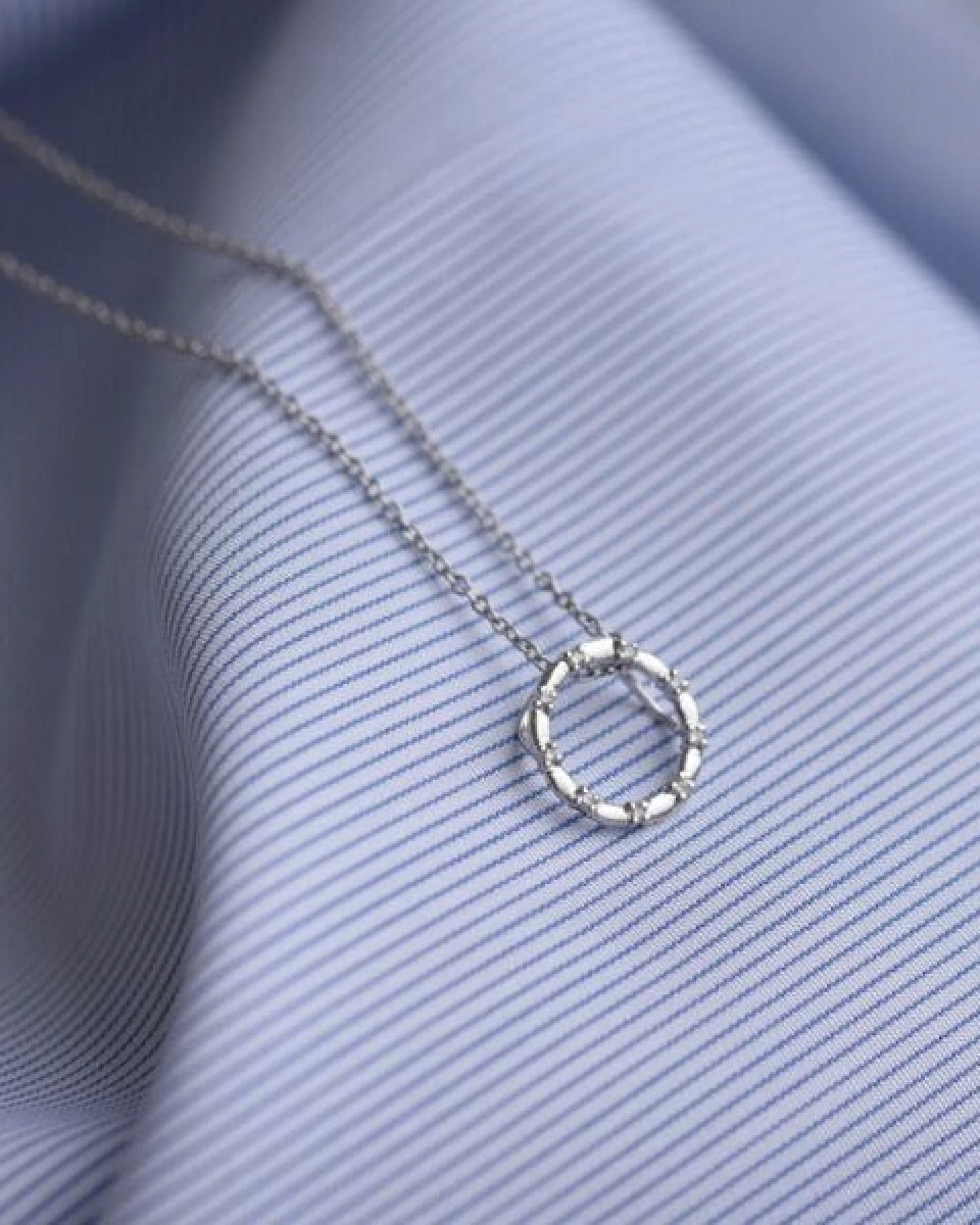 Eppi Goldener Karma-Anhänger mit Diamanten Heidi – Ansicht 3