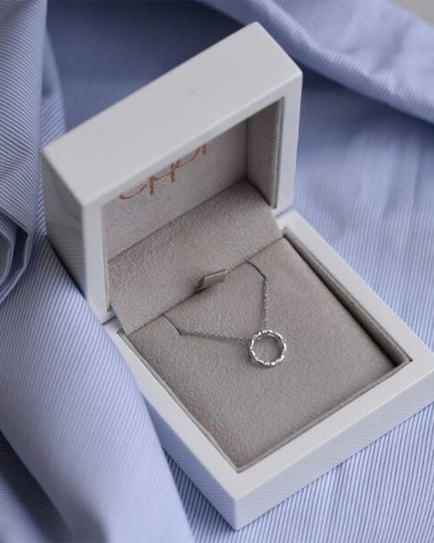 Eppi Goldener Karma-Anhänger mit Diamanten Heidi – Ansicht 4