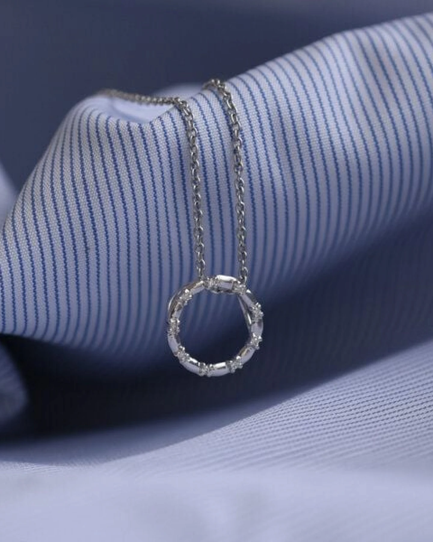 Eppi Goldener Karma-Anhänger mit Diamanten Heidi – Ansicht 2