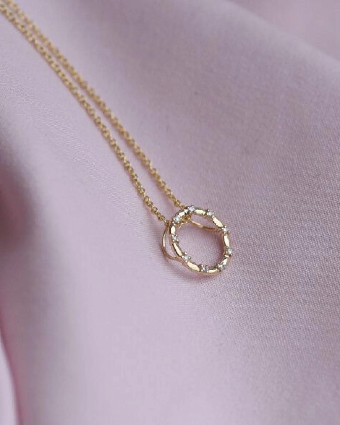 Eppi Goldener Karma-Anhänger mit Diamanten Heidi – Ansicht 3