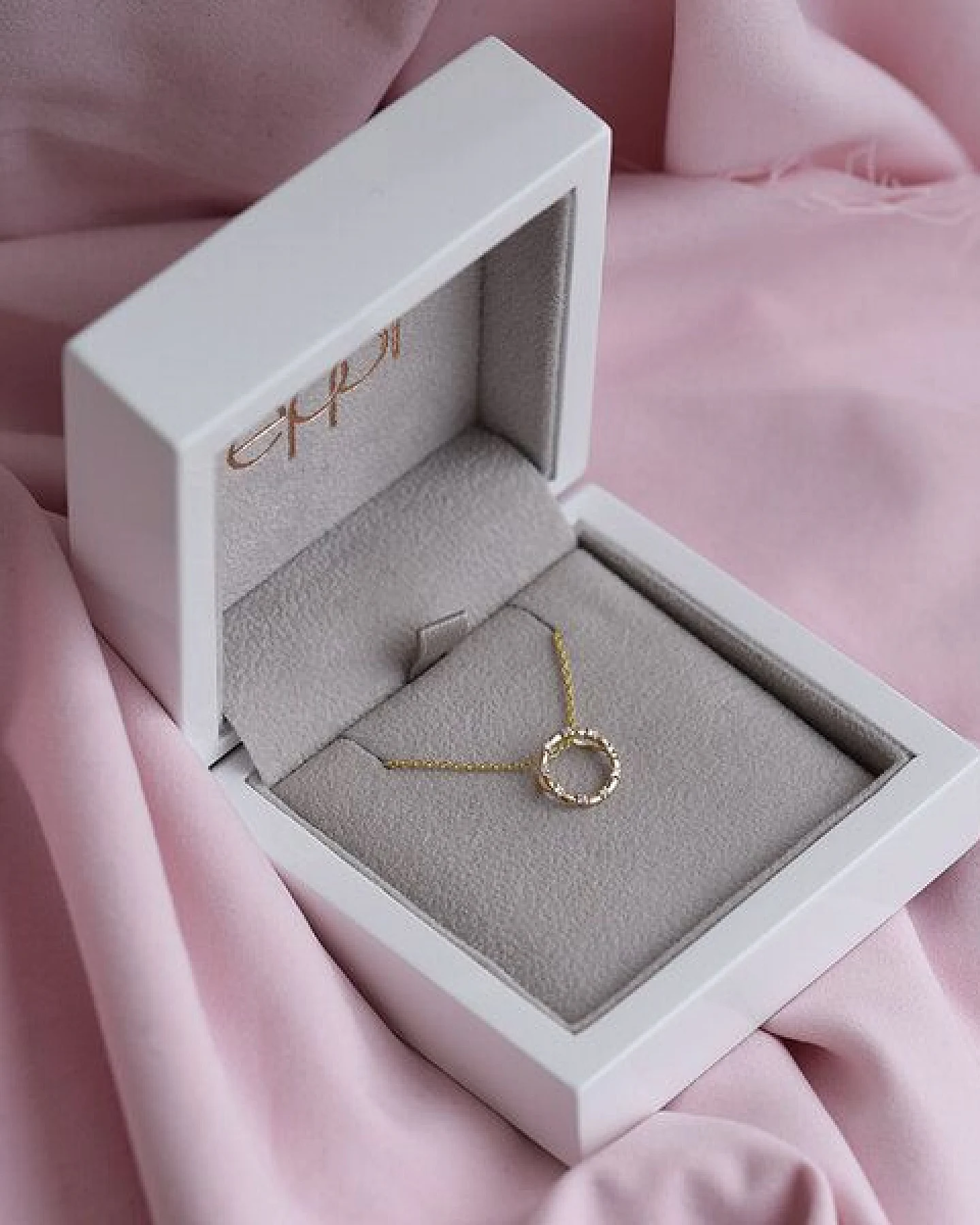 Eppi Goldener Karma-Anhänger mit Diamanten Heidi – Ansicht 4