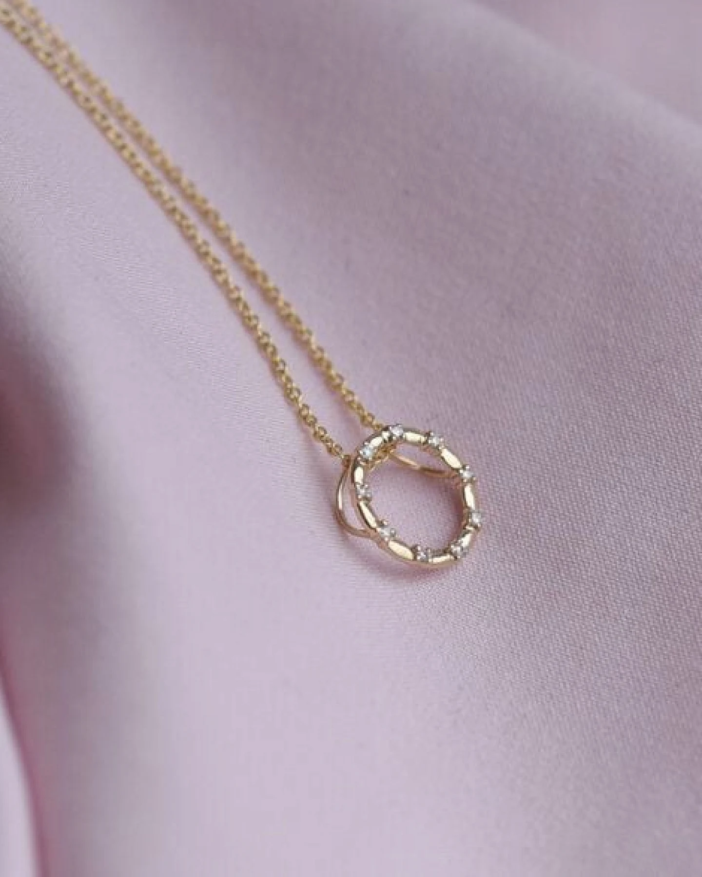 Eppi Silberner Kettenanhänger im Karmastil mit Diamanten Heidi – Ansicht 3
