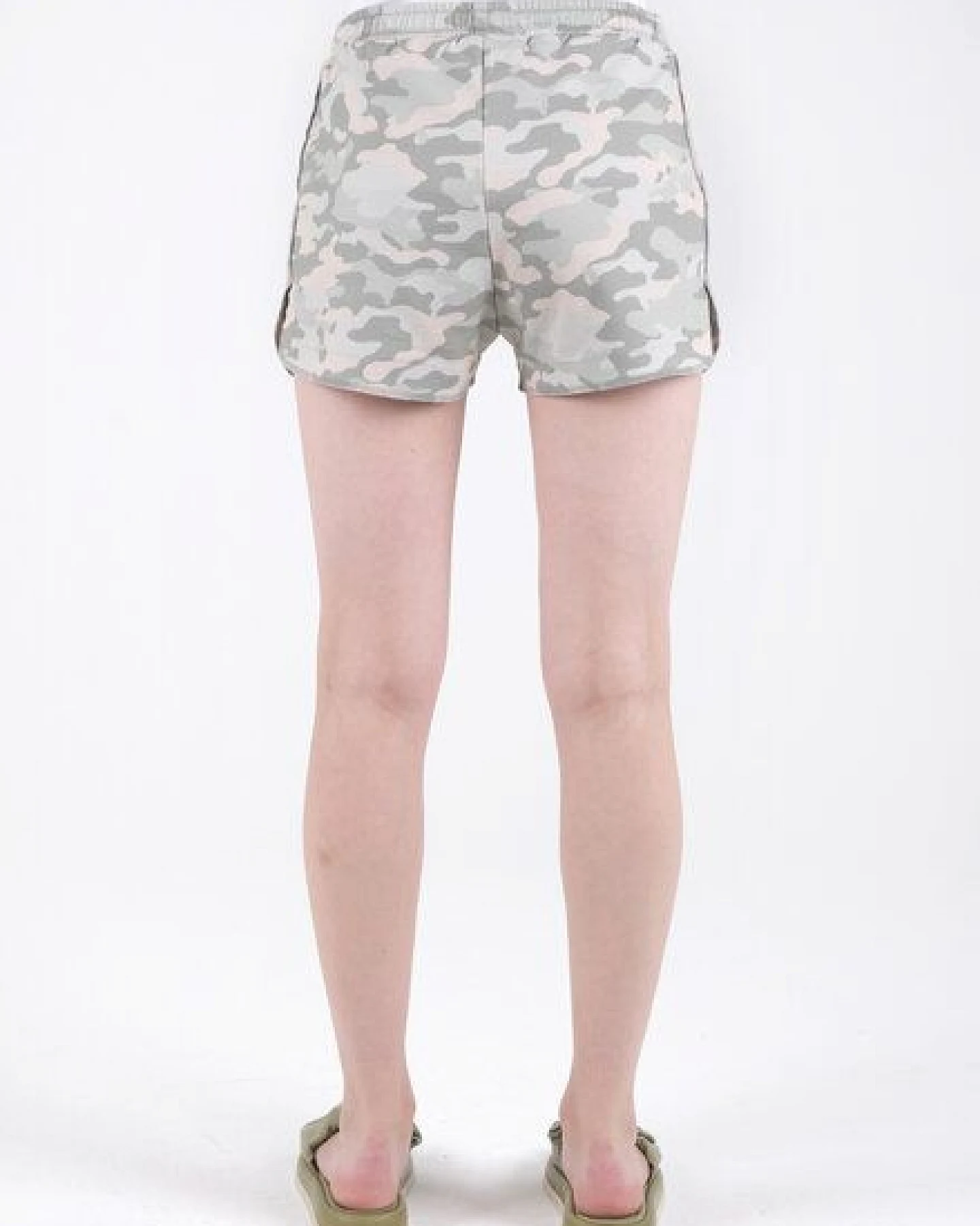 ORGANICATION Sweatshorts aus Bio-Baumwolle mit Camouflage-Muster – Ansicht 4