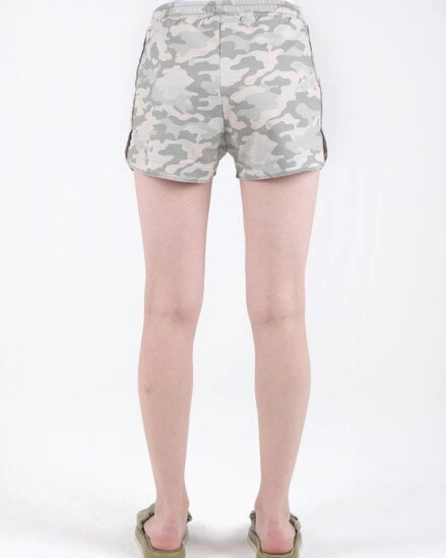 ORGANICATION Sweatshorts aus Bio-Baumwolle mit Camouflage-Muster – Ansicht 4