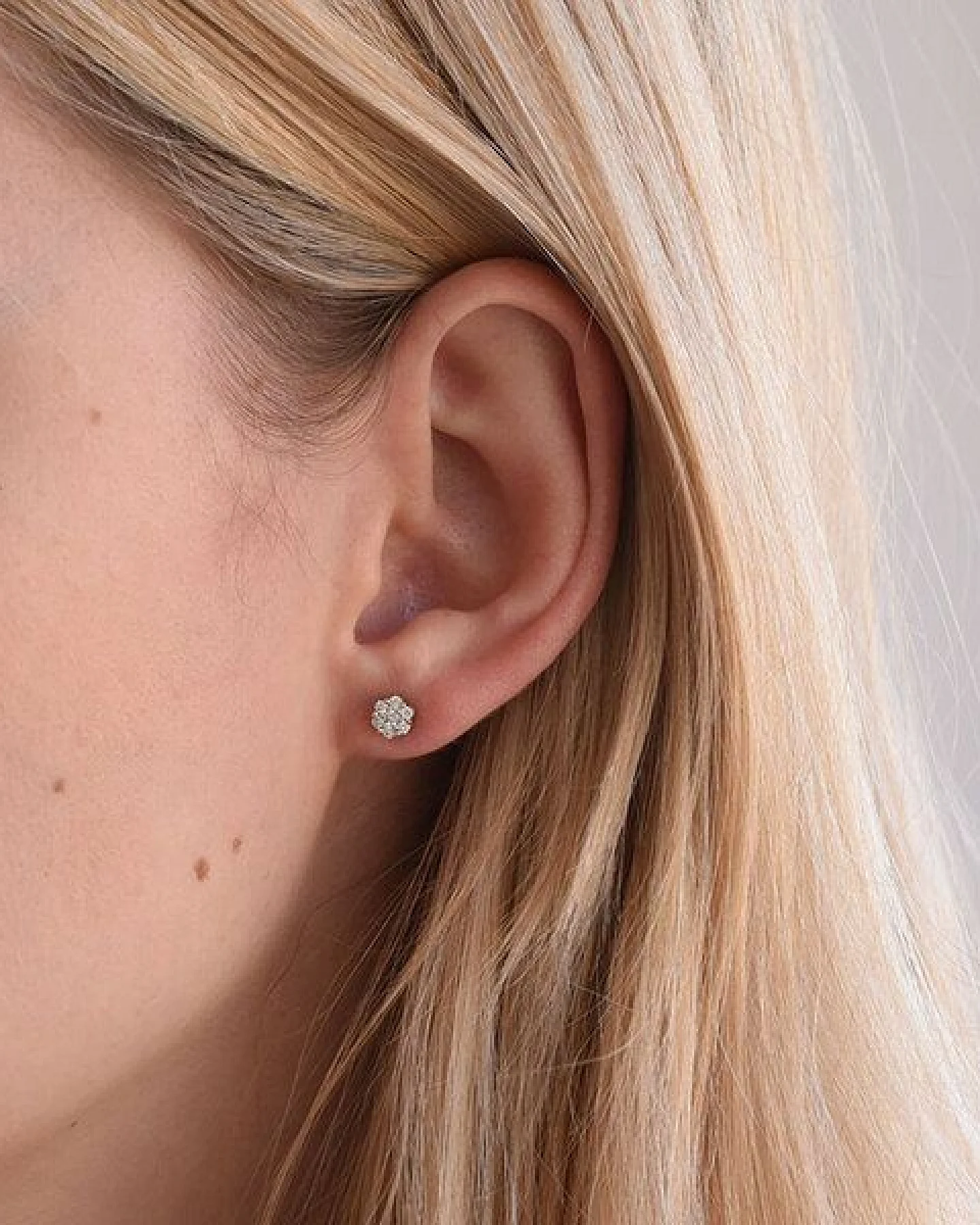 Eppi Silberne Ohrringe mit Lab Grown Diamanten Flowu – Ansicht 3