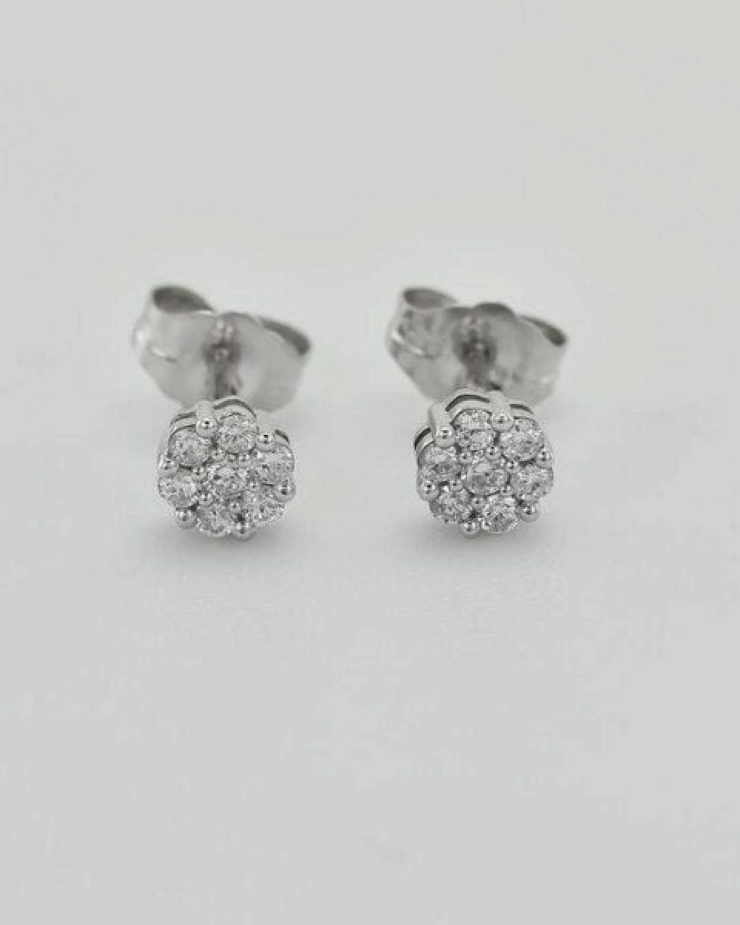 Eppi Silberne Ohrringe mit Lab Grown Diamanten Flowu – Ansicht 3
